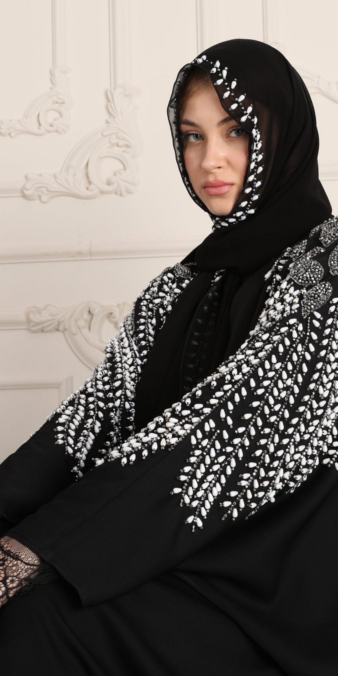 Omuzları İncili Swarovski Taş İşlemeli Siyah  Abaya