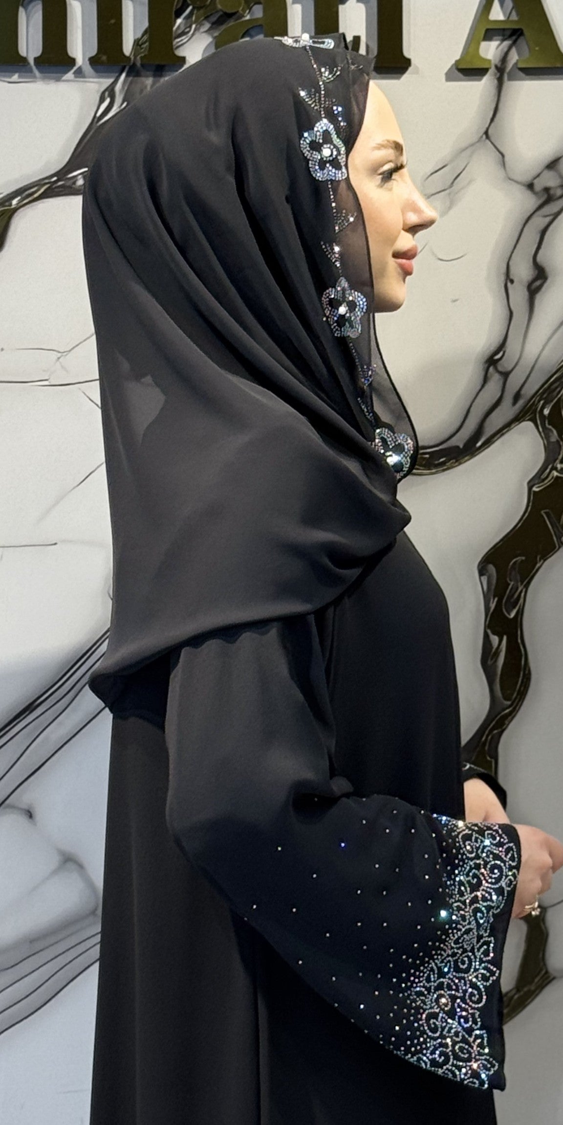 Şal Detaylı Pul İşlemeli Siyah Abaya | ŞAL42 HSB