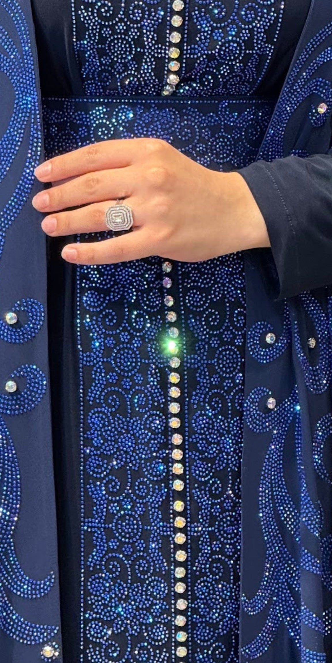 WS73 LSL Lacivert Abaya - Payet Detayı