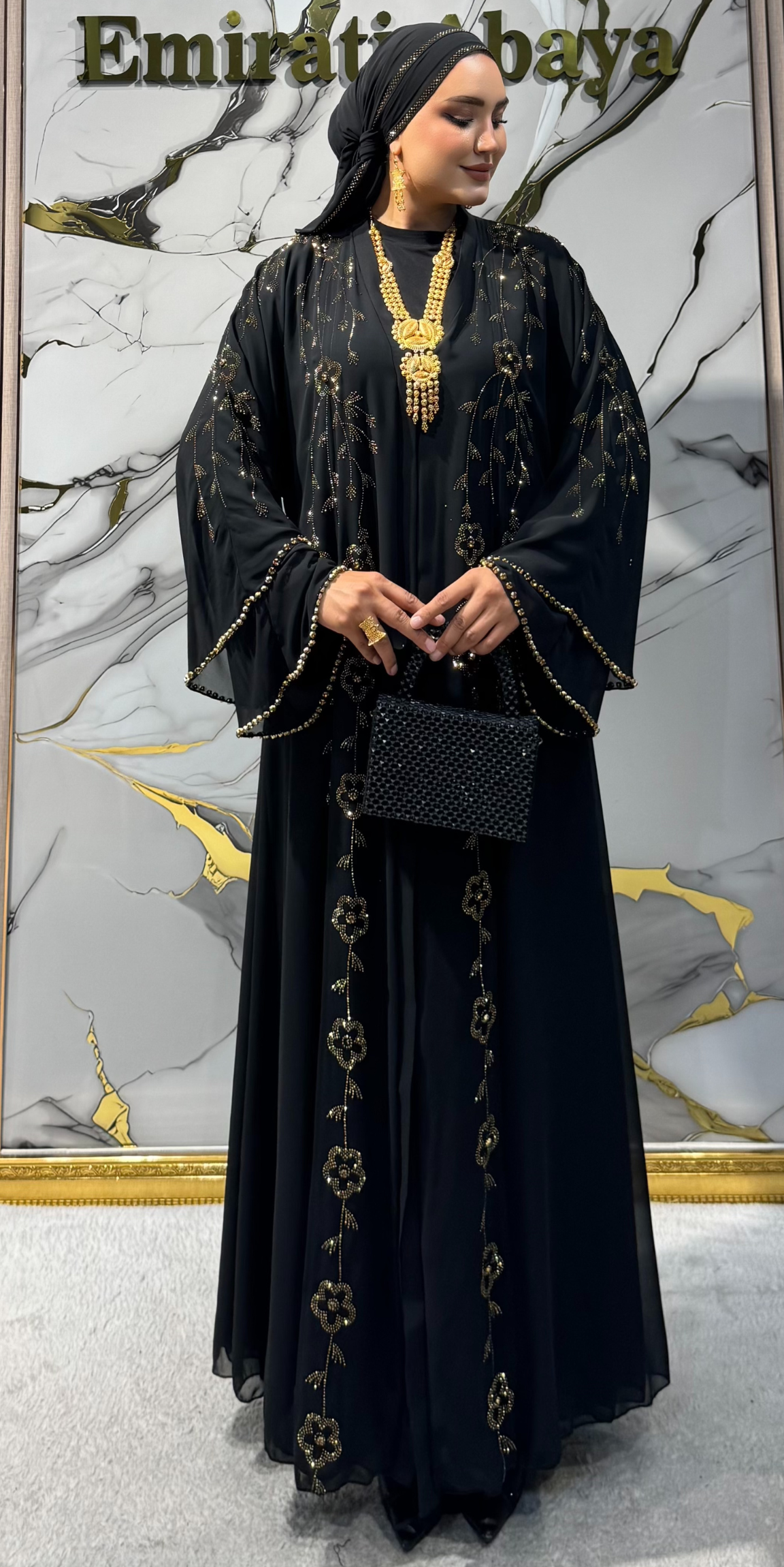 Siyah Şifon Çiçek Desenli Gold Taşlı Çakılmış Kollu Abaya | LY59 GSB
