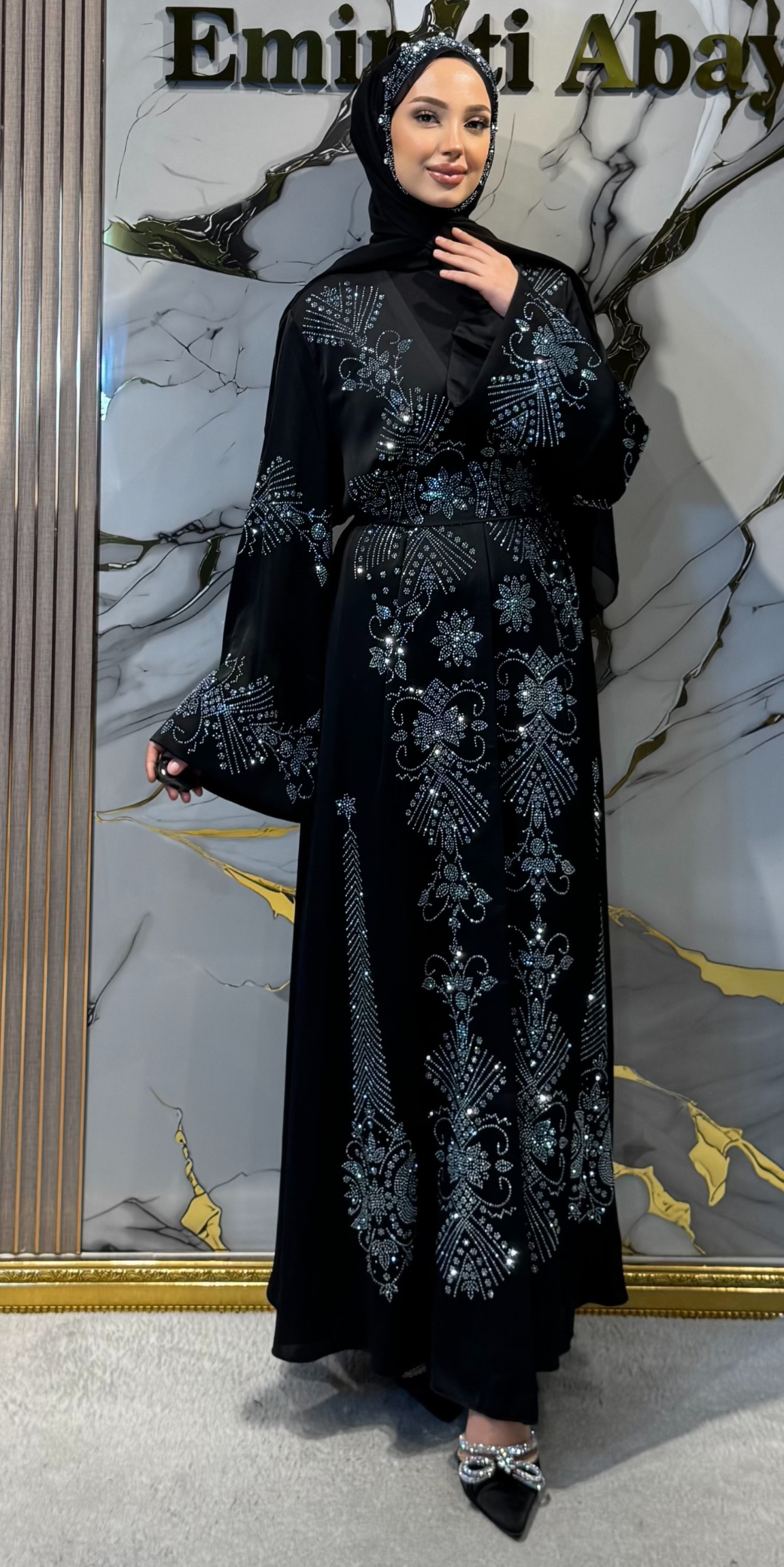 Mavi Beyaz Yapışkan Taşlı Açık Siyah Dubai Abaya | EF0039 WSTB