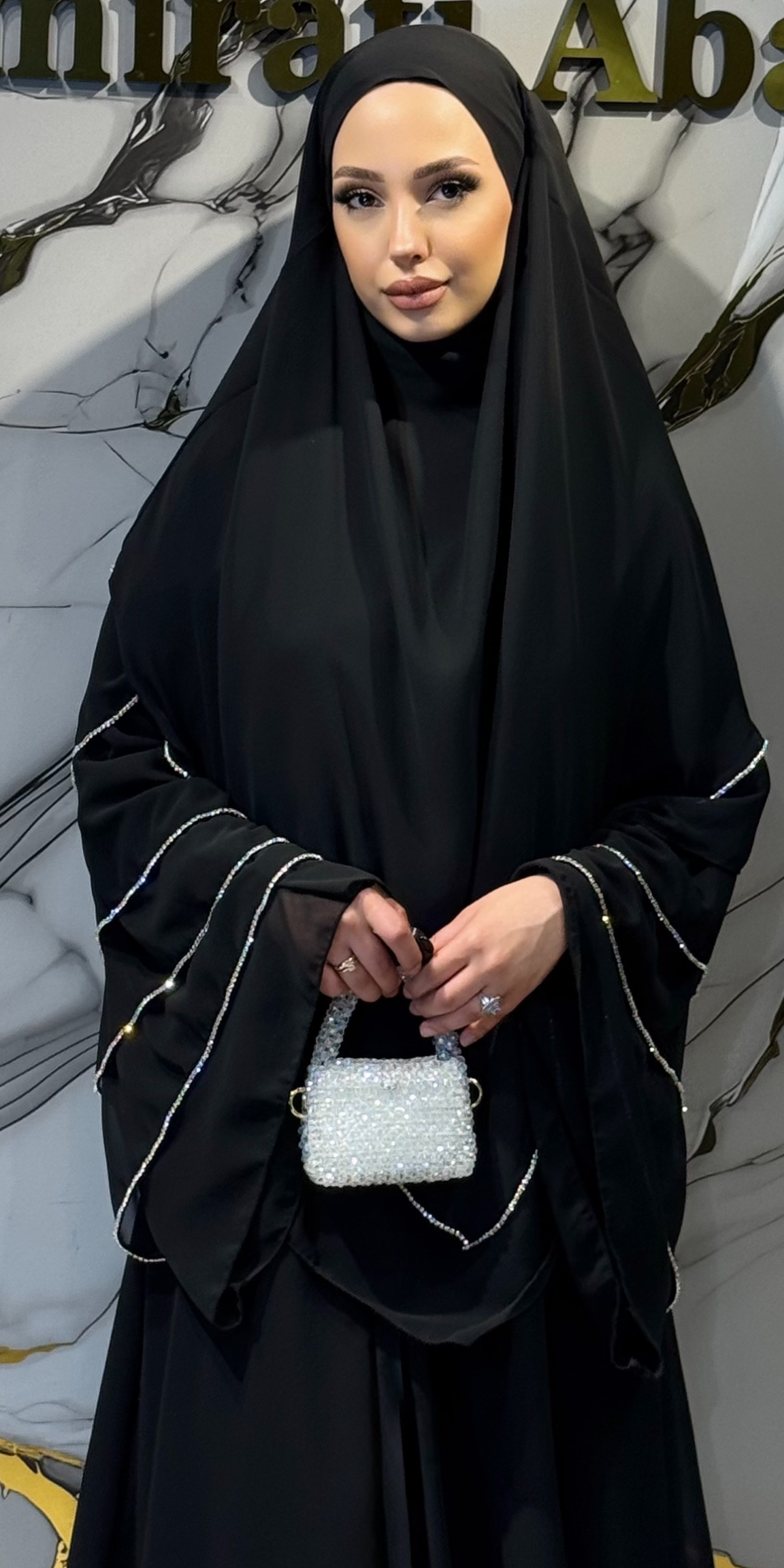 دبي الأسود د