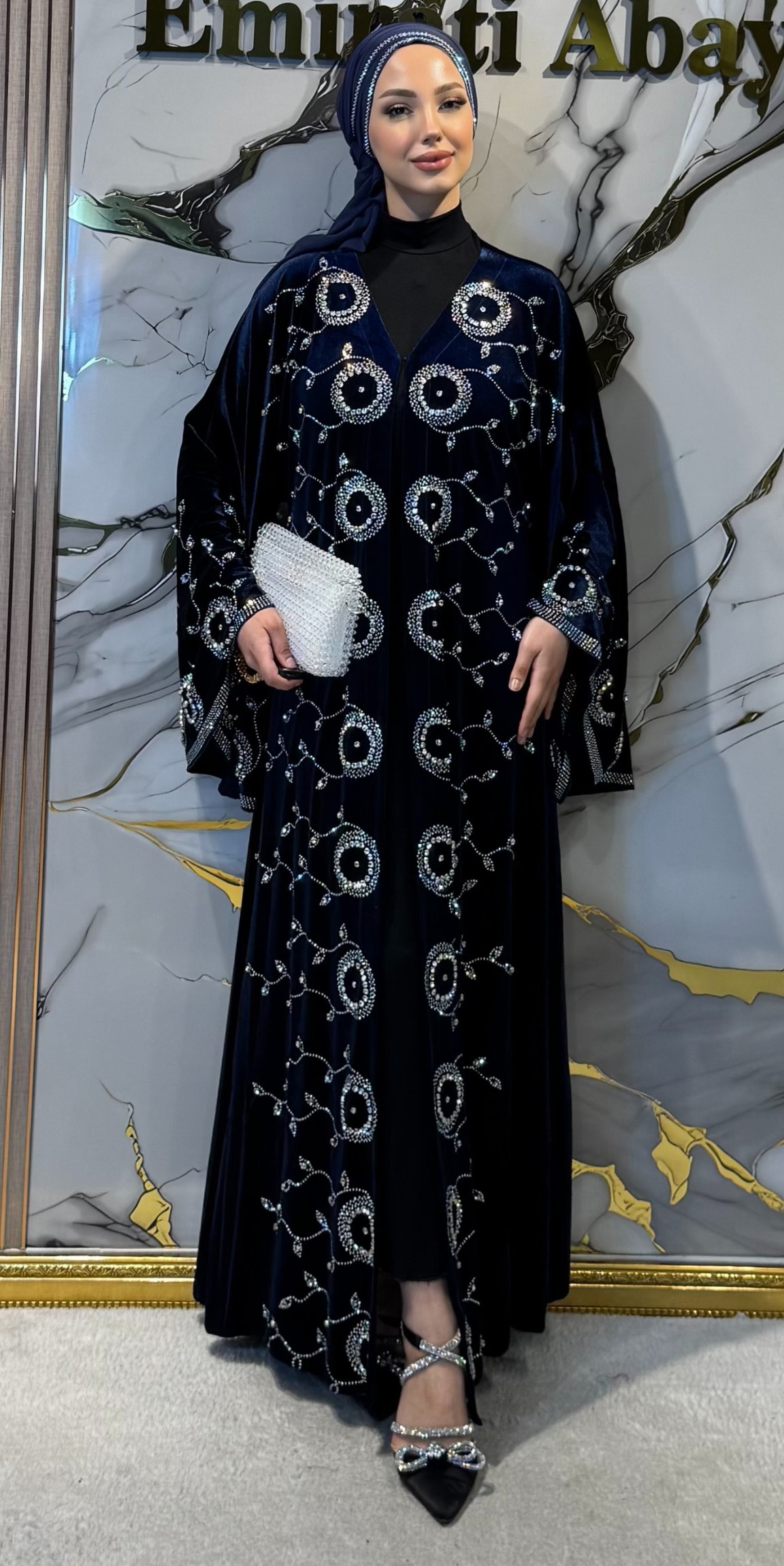 Önü JanJan Taşlarla Süslenmiş Lacivert Kadife Abaya - Çıtçıtlı Zarif Model TM77 JSL