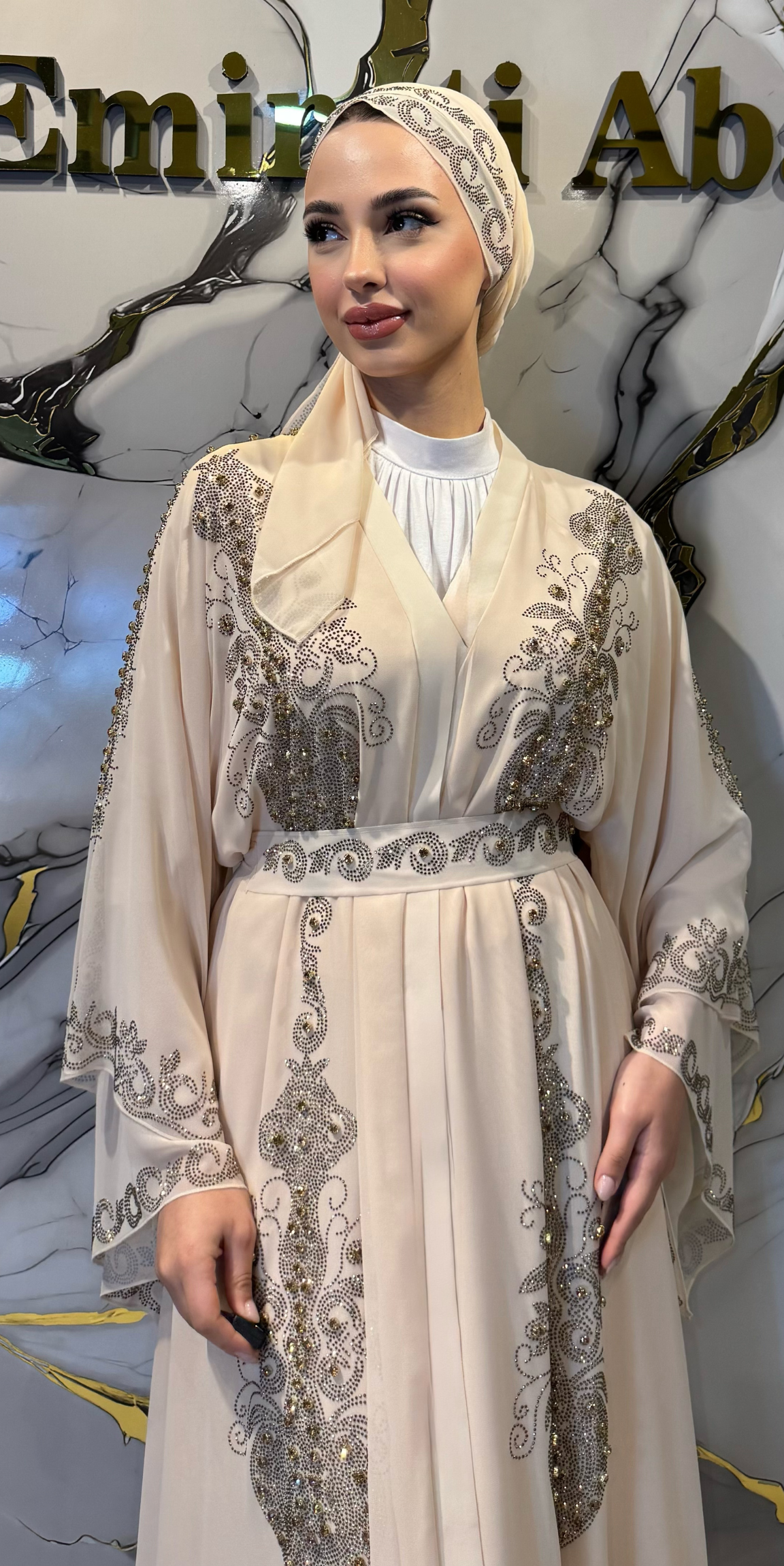 Altın Swarovski Taşlı Kore Şifon Dubai Stil Krem Abaya