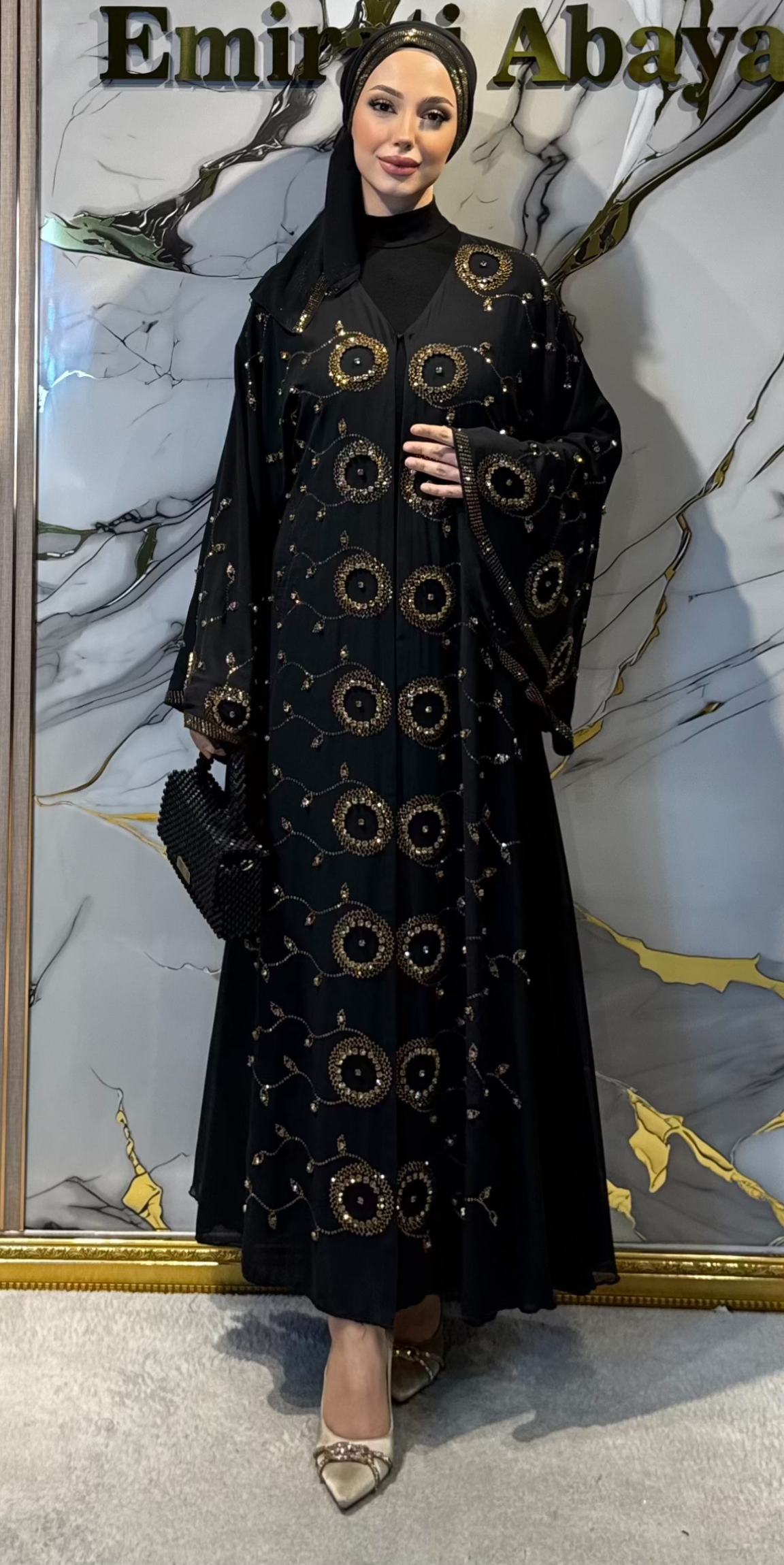 Önü Gold Taşlarla Süslenmiş Siyah Şifon Abaya TM077 GSB