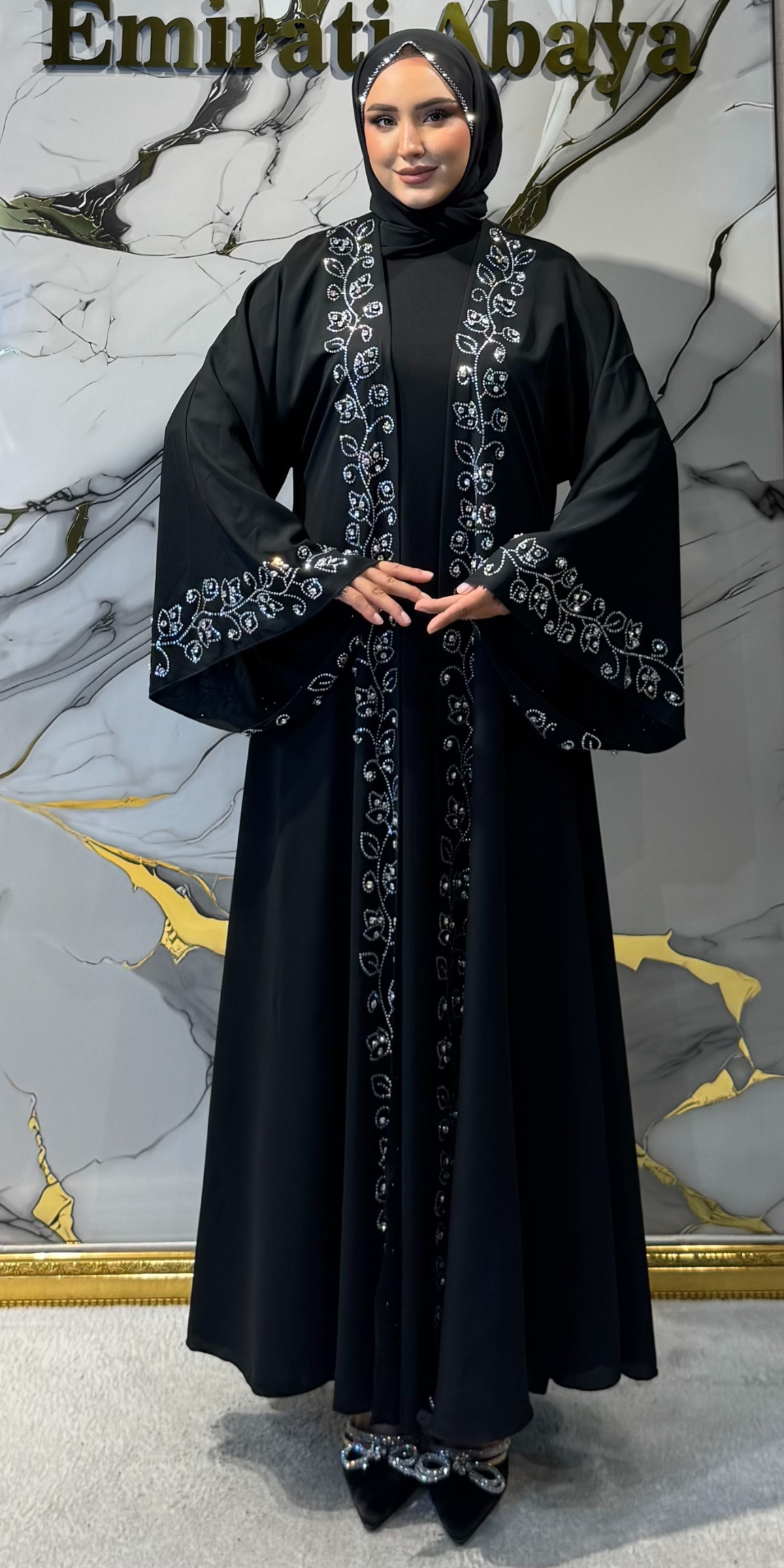 Siyah Dubai Kumaş Gümüş Taşlı Çiçek Desenli Dört Parça Abaya Seti | LY53 WSDB
