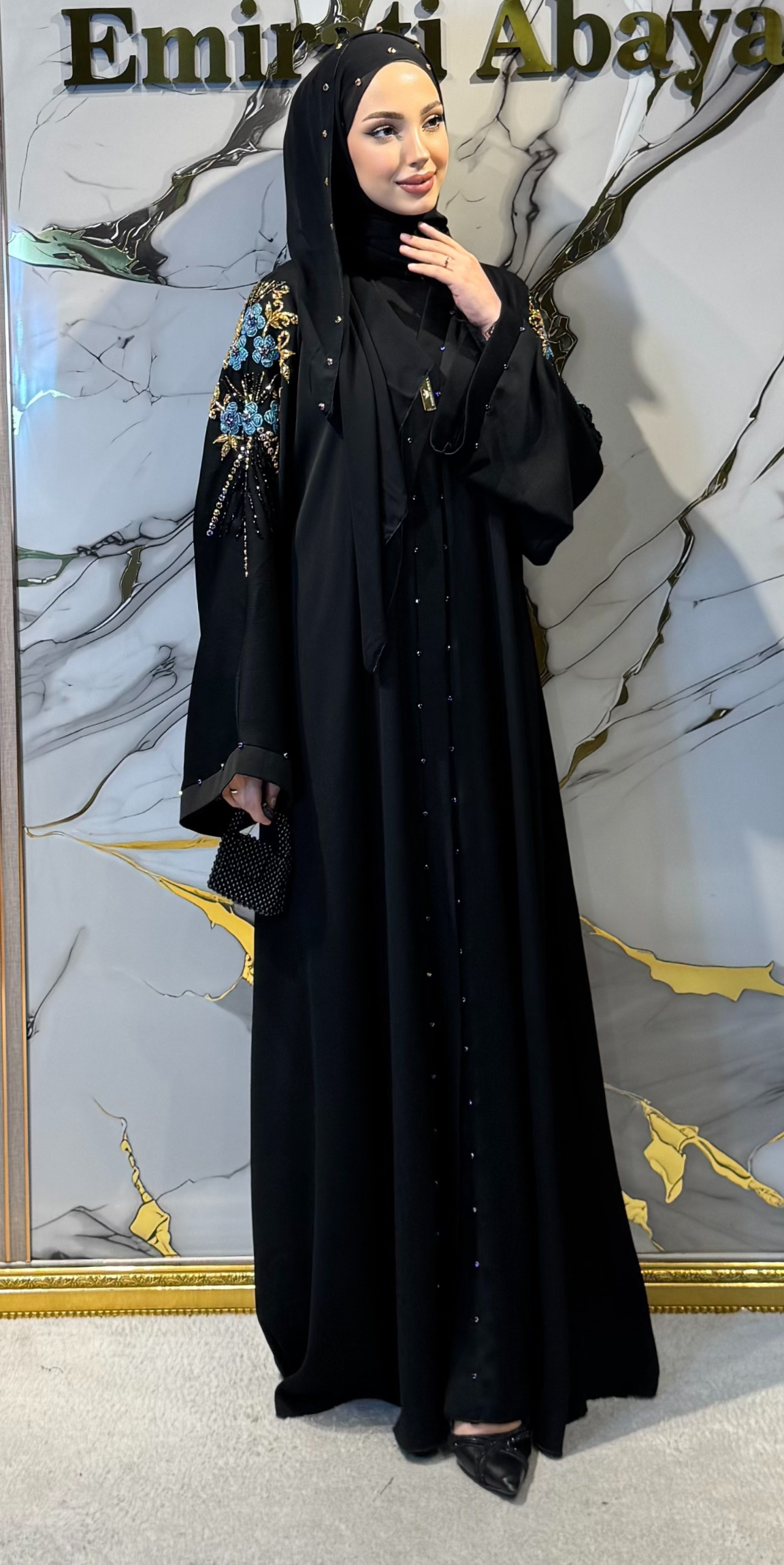 Omuz El İşçiliği Mavi-Altın Taşlı Siyah Yazlık Abaya M37 BLUE S B - Çıtçıtlı Zarif Model