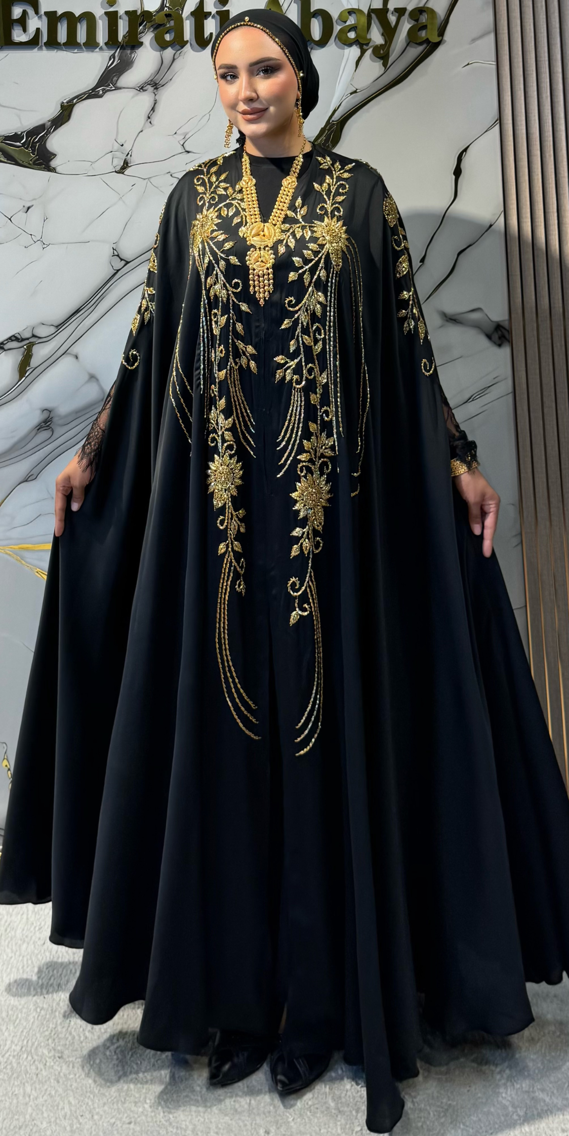Siyah Dubai Kumaş El Yapımı Gold Taşlı Kelebek Model Kolsuz Abaya | EF0048 GSB