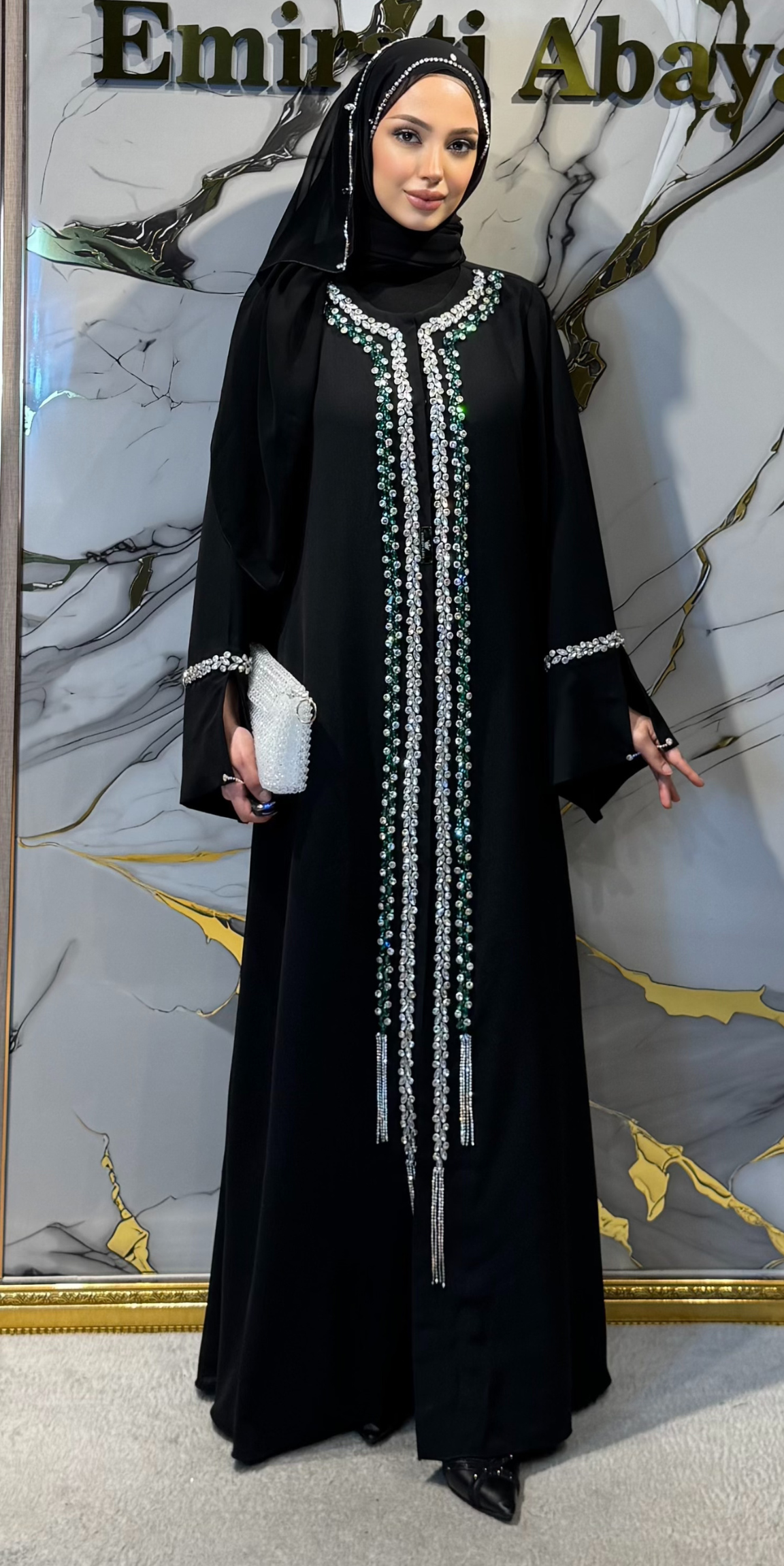 El Yapımı Beyaz ve Yeşil Taşlı Siyah İpek Dubai Abaya | Şal Dahil | EF0031 WSB