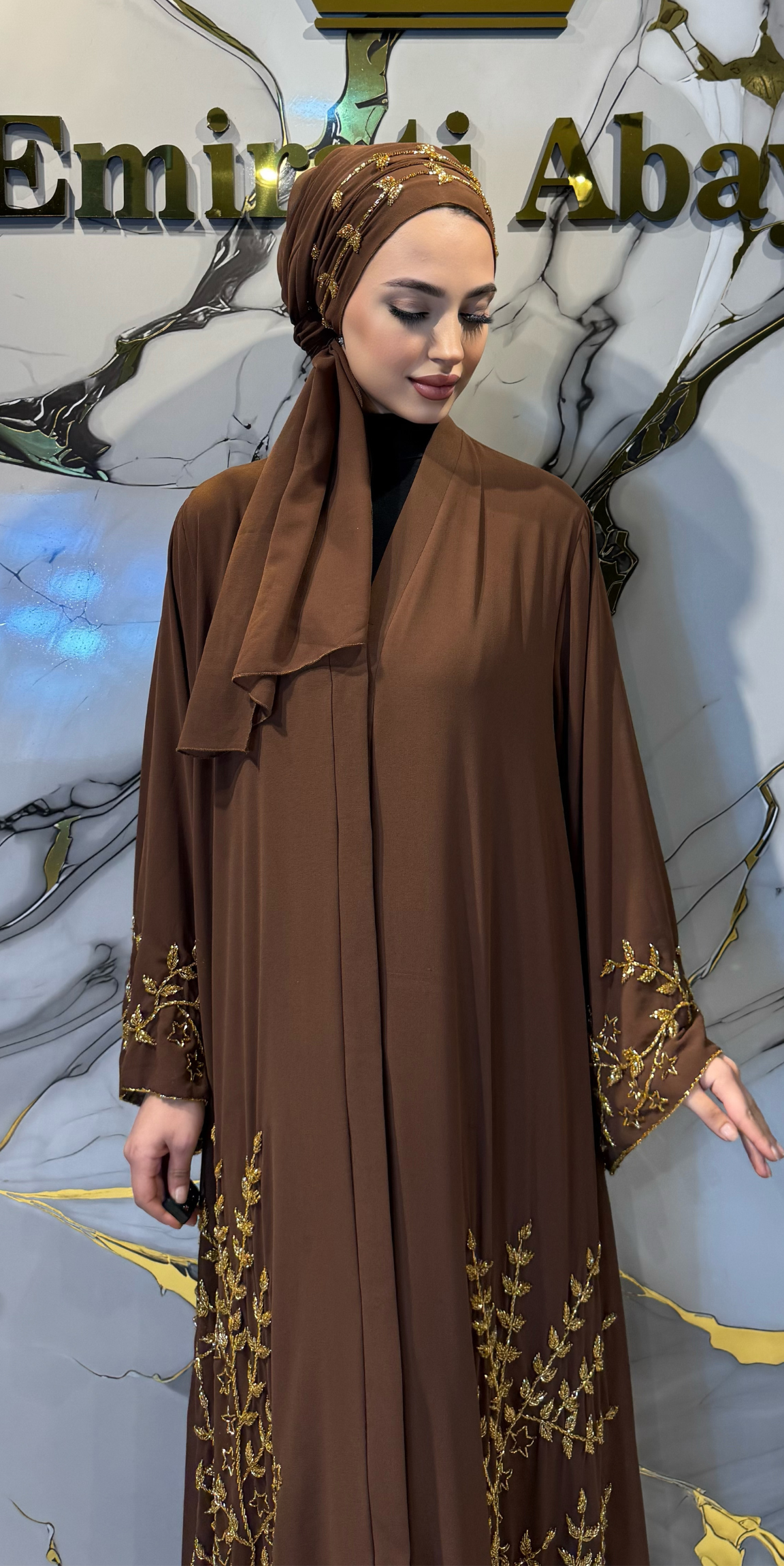 Swarovski Altın Taşlı El İşçiliği Dubai Tasarım Kahverengi Şifon Abaya | EF0014 GSBROWN