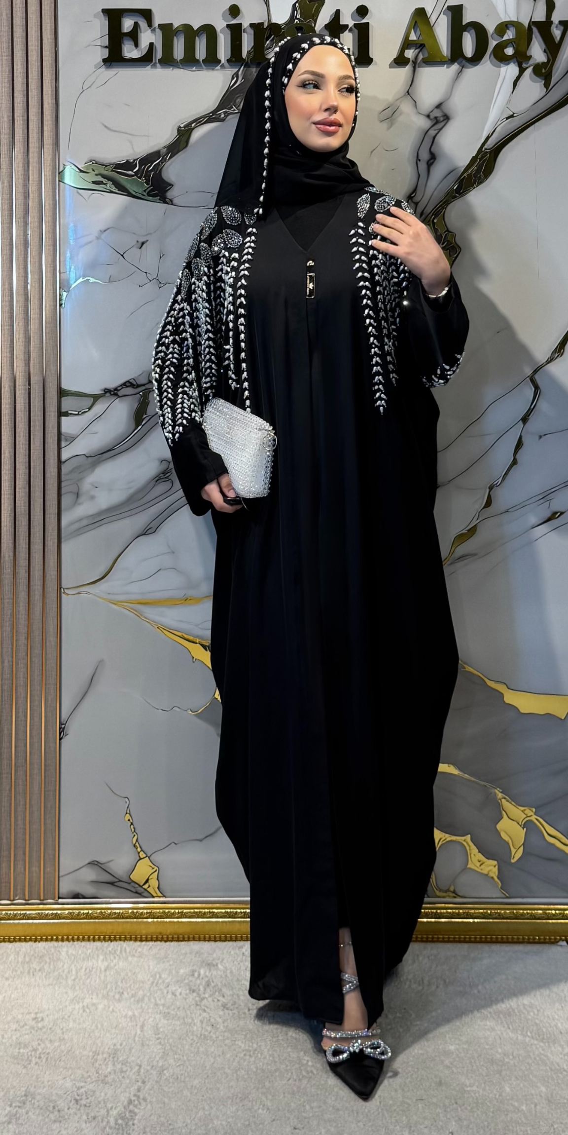 El Yapımı Taşlarla Süslenmiş Siyah Abaya M46 ILEPIK BLACK - Zarif El İşçiliği Model