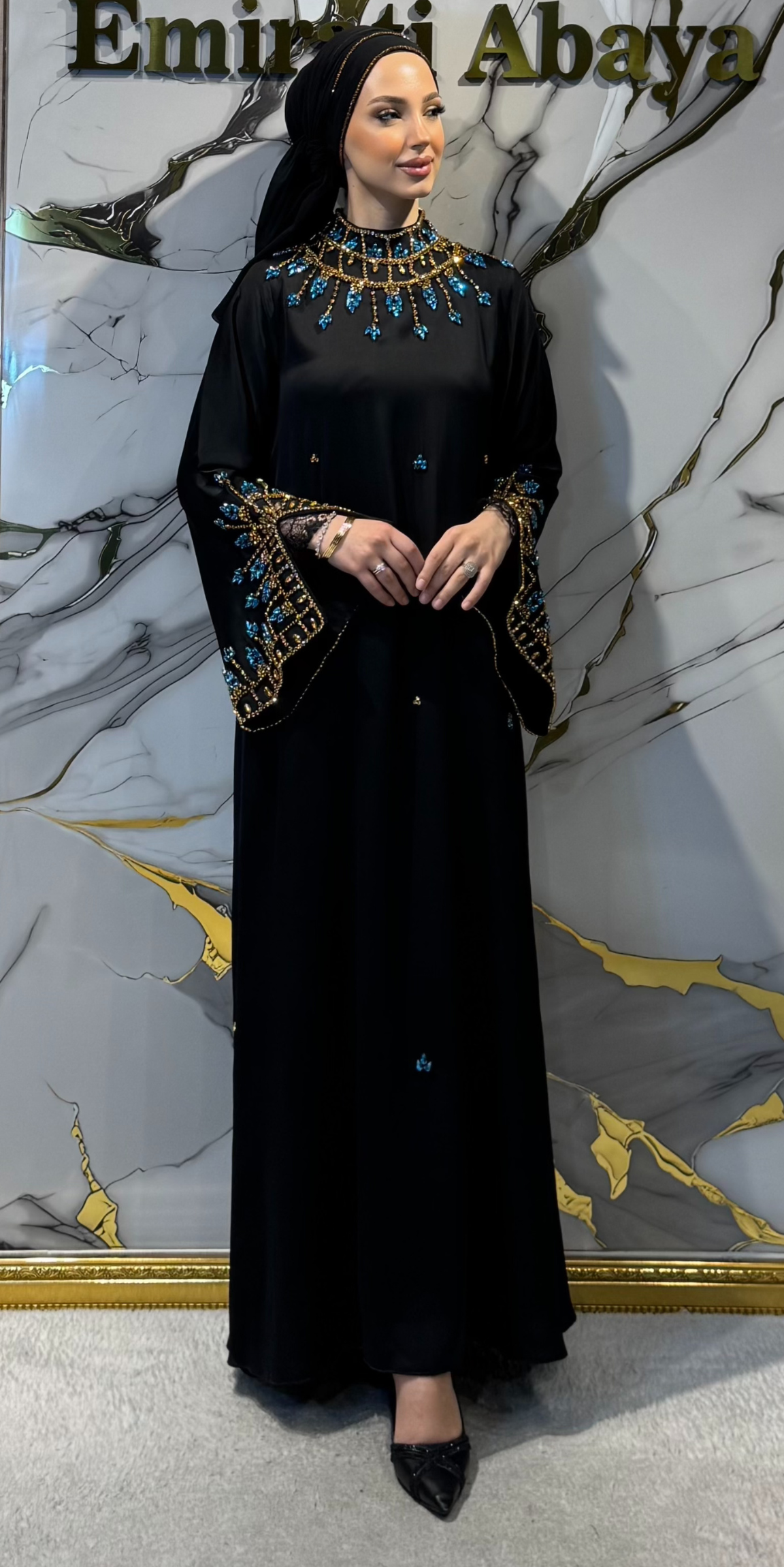 El İşlemeli Mavi Altın Taşlı Kelebek Kollu Siyah Dubai Abaya – Şallı Takım | EF0025 GSDB
