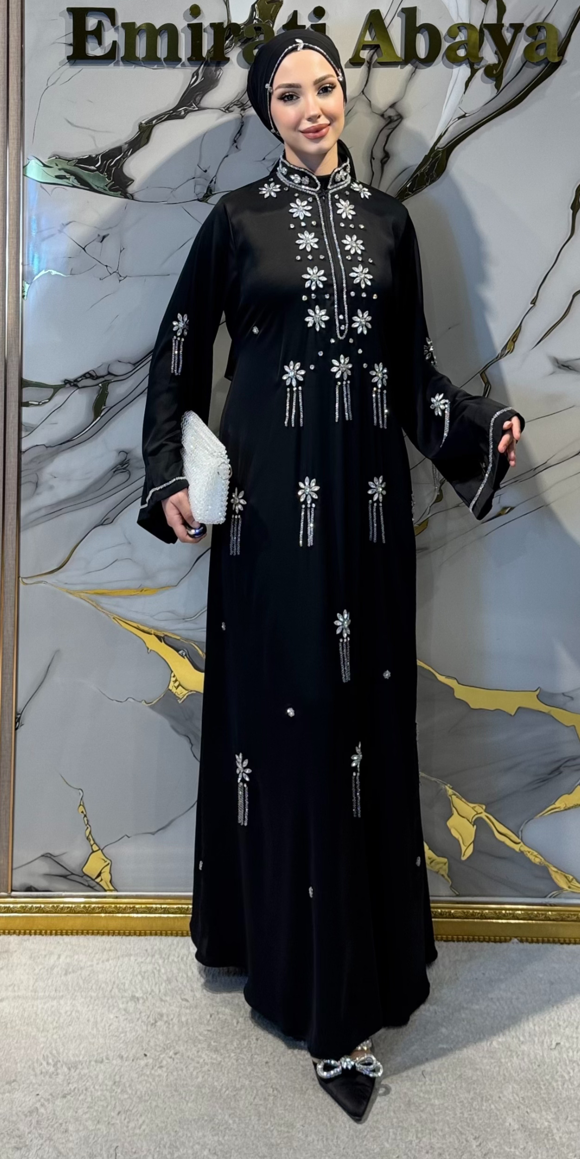 El İşlemeli Beyaz Sarkıt Taşlı Siyah Dubai Abaya | EF0028 WSTB
