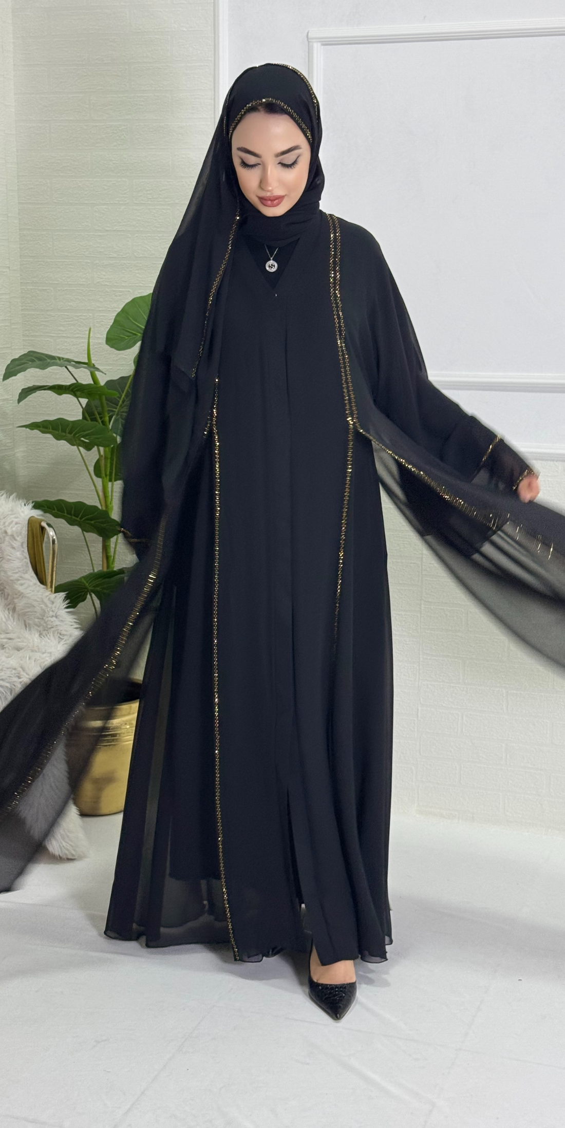 عباية سواروفسكي ساحرة