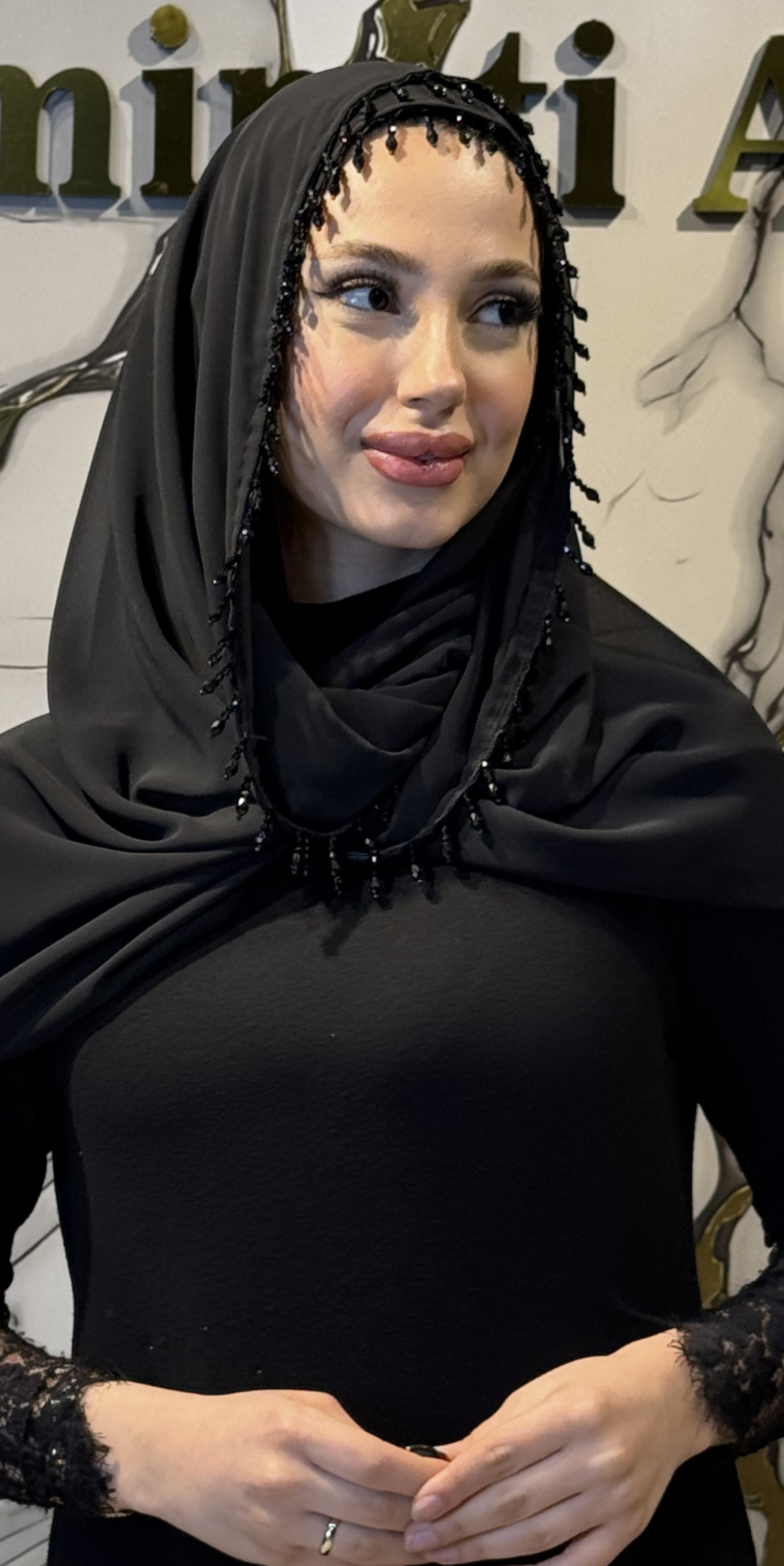 Püsküllü Boncuk Detaylı Siyah Şifon Şal 180x75cm - Zarif Sarkıt Model