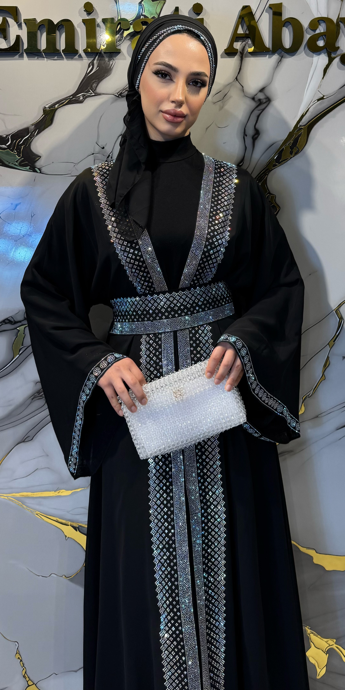Önü ve Kol Uçları Swarovski Taşlı Şık Abaya Şal Dahil