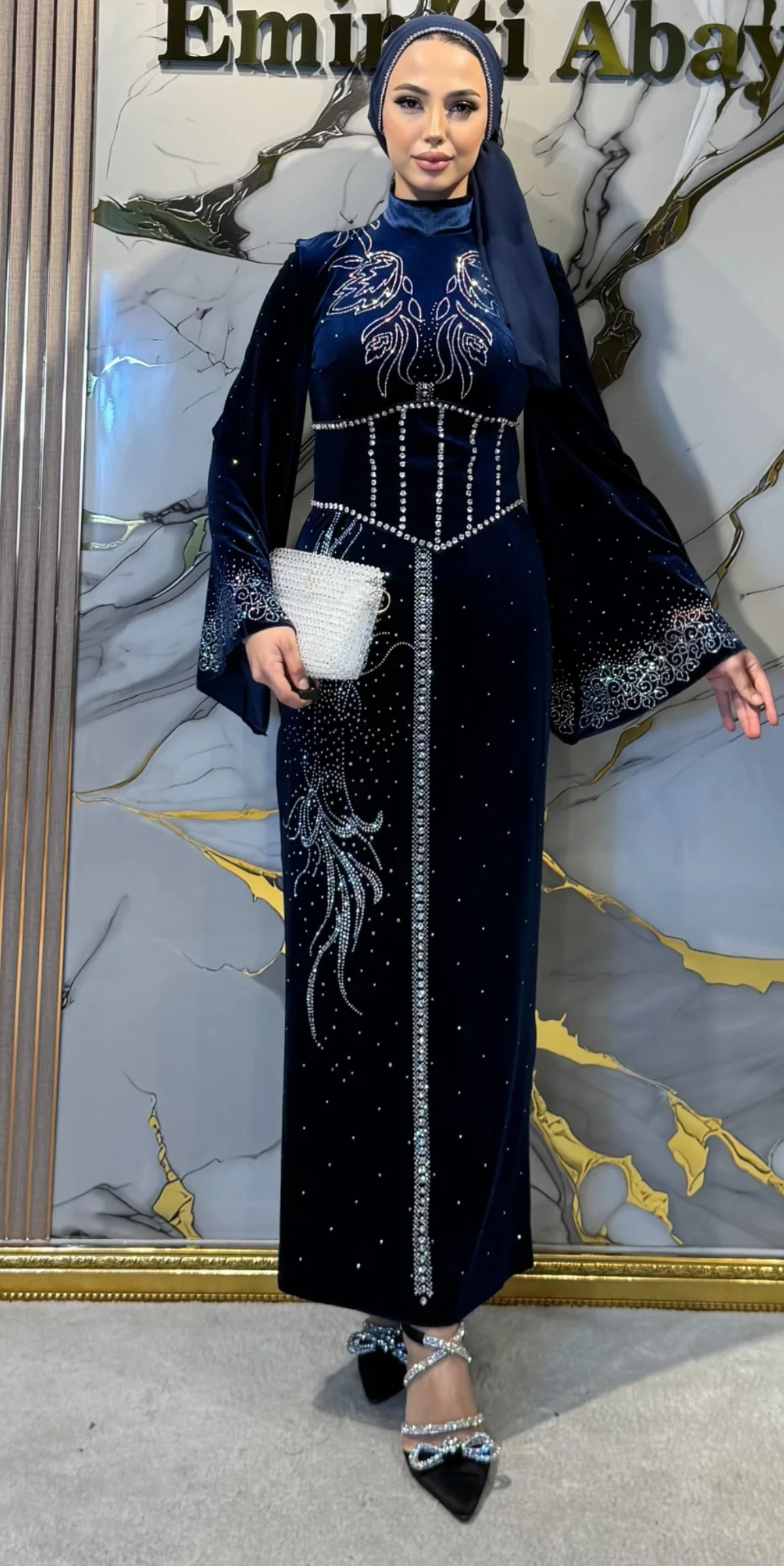 Navy Blue Velvet Royal Abaya with Shimmering Stones – Showy Belt Detail | LY30 JSVL