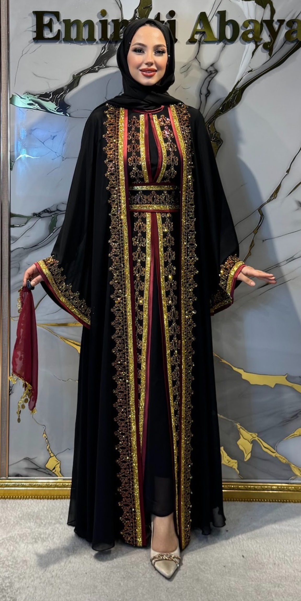 Altın Taşlı Kırmızı Şerit Detaylı Yöresel Siyah Abaya Takımı WS74 GSB - 4 Parça Set (Şal, Kemer ve İçlik Dahil) WS74 GSB