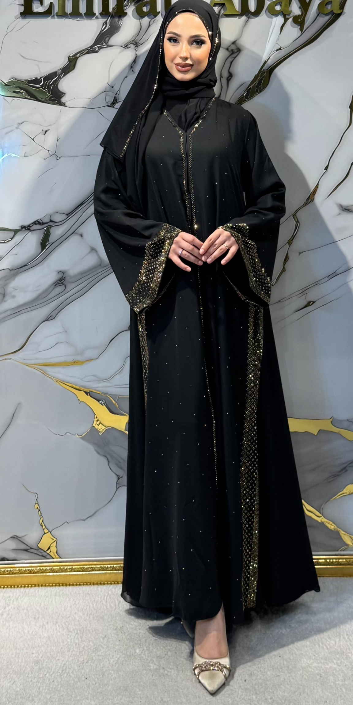 Gold Taşlı Yan Yırtmaçlı Önü Çıtçıtlı Siyah Dubai Abaya – Şallı Takım | LY26 GSB