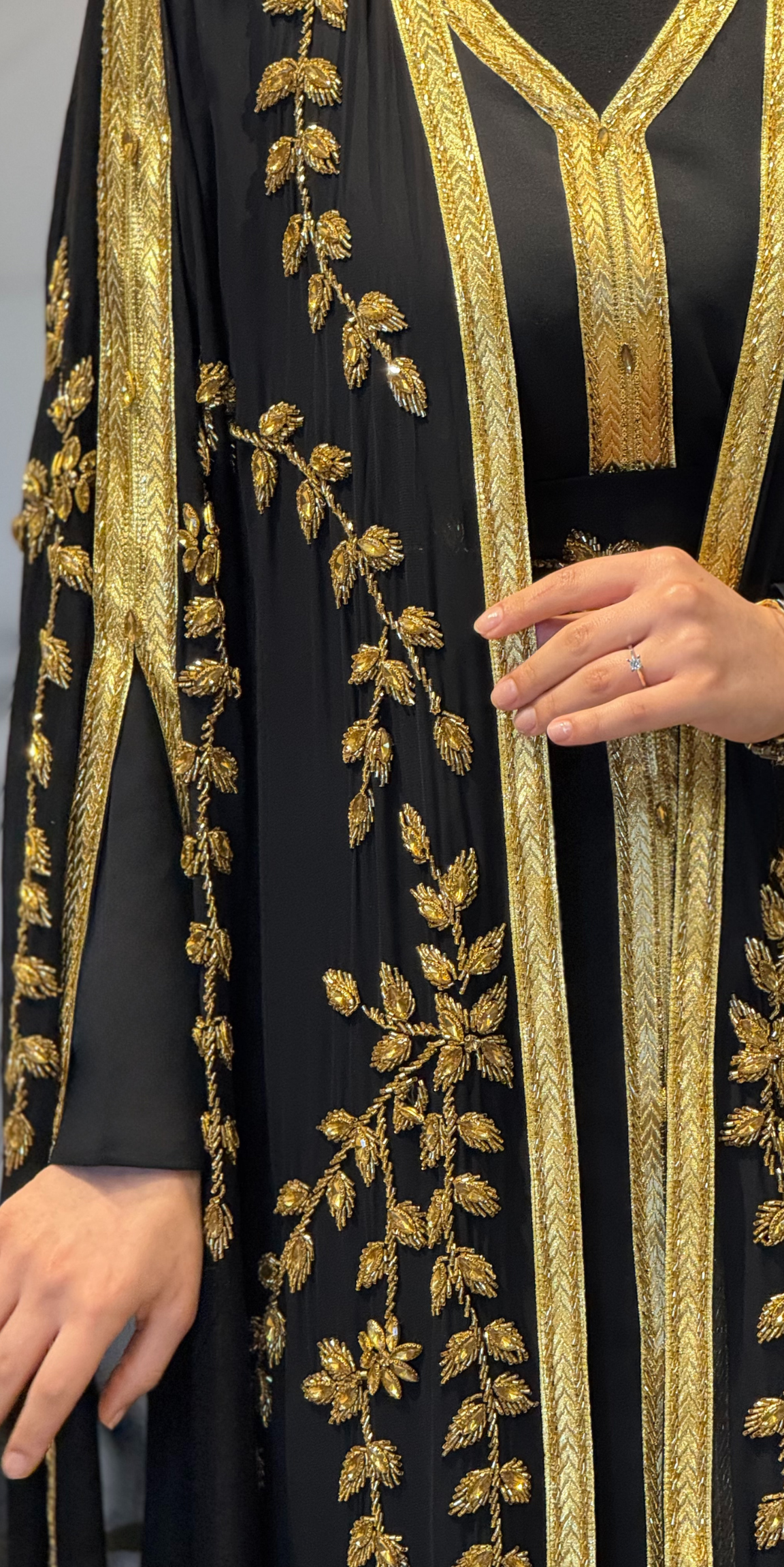 El İşlemeli Gold Yaprak Detaylı Uzun Kollu Abaya Takımı 4 Parça Set EF001 GSB