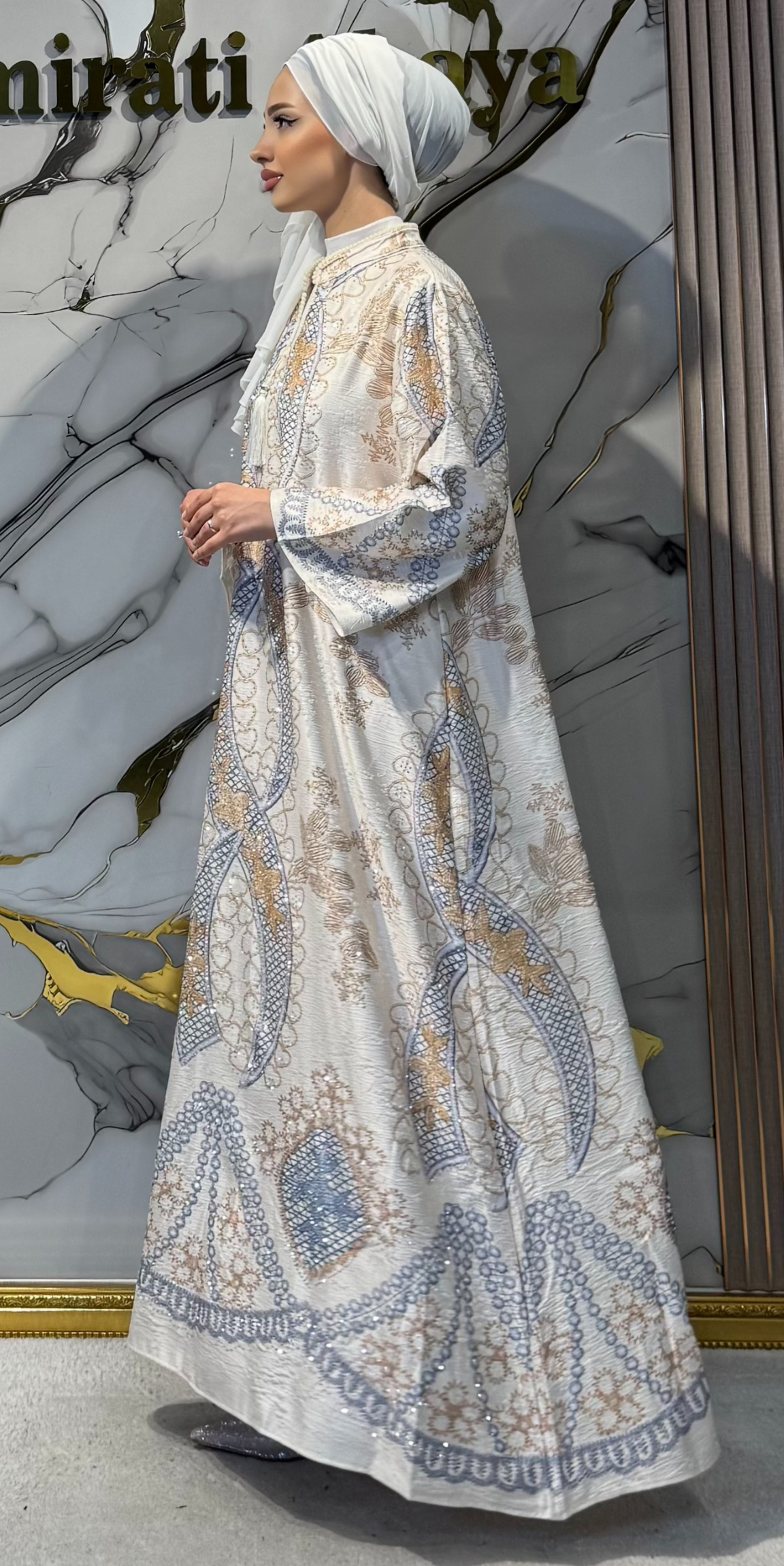 Arabesk Çiçek Baskılı Krem Jakar Günlük Abaya | KSA06 KREM