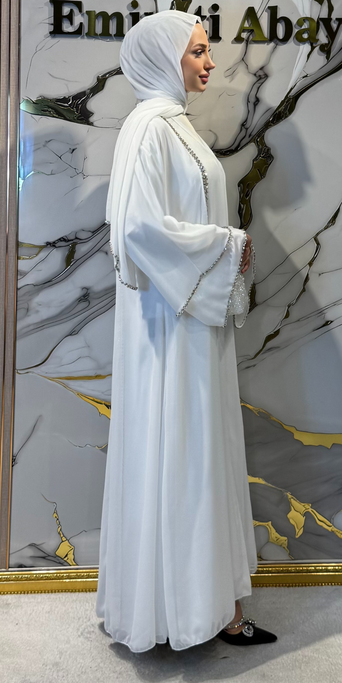 Önü Yırtmaçlı Beyaz Taşlı Beyaz Abaya - Çıtçıtlı Zarif Model TM06 C WSW