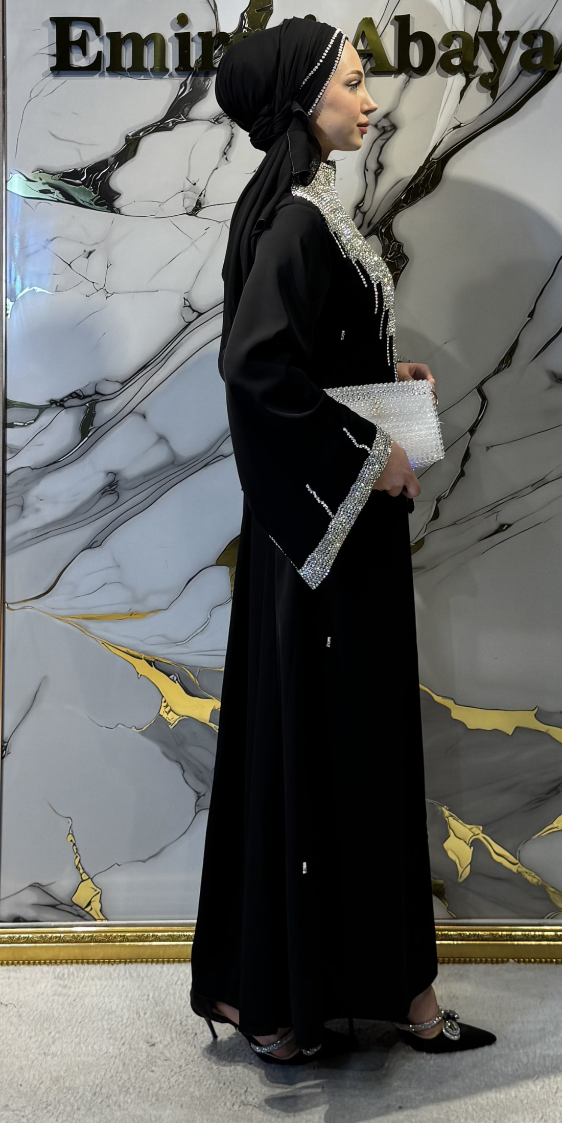 El Yapımı Beyaz Taşlı Siyah Dubai Abaya Püsküllü Taş Detaylı | EF0026 WSTB