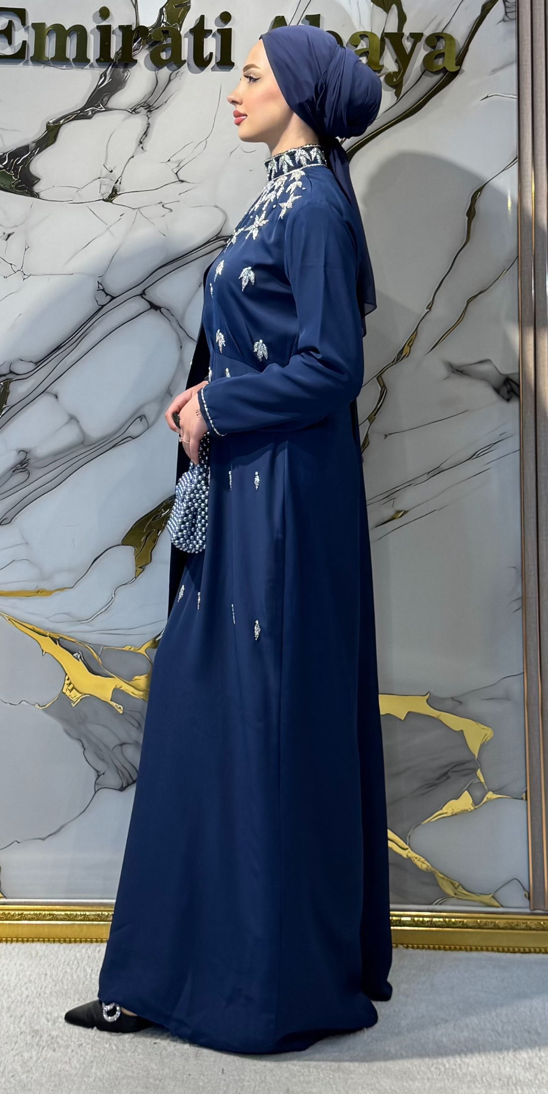 El İşlemeli Gümüş Taşlı Lacivert Krep Abaya – Şallı Takım | EF0037 WSDM