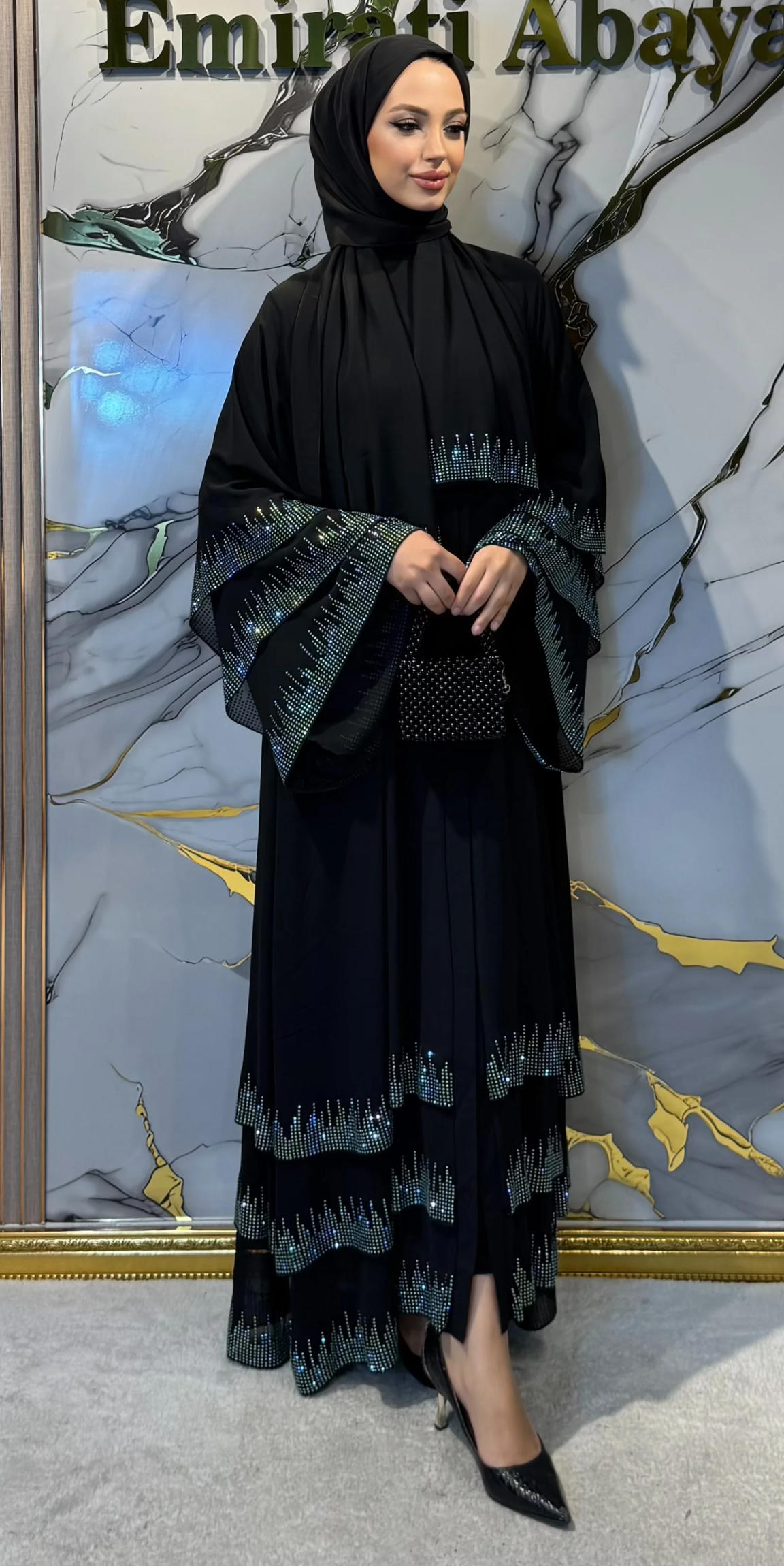 عباية حجرية مخططة ثلاثية الطبقات TM22 JSB - طراز مفصل بالحجارة باللون الأزرق والأخضر وشال متضمن