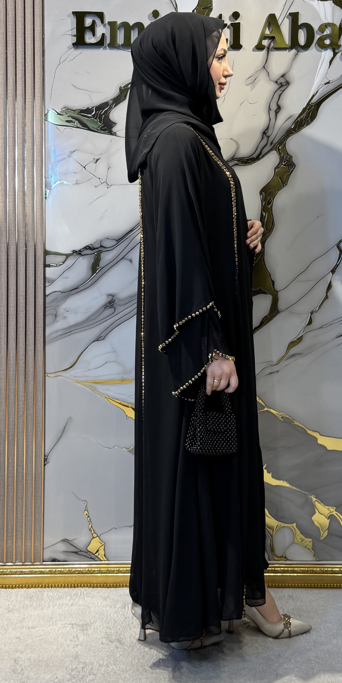 Önü Yırtmaçlı Gold Taşlı Şifon Siyah Abaya - Zarif Lüks Model TM06 C GSB
