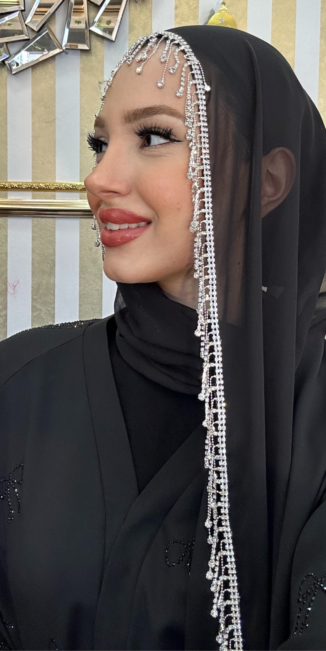 Püsküllü Beyaz Taşlı Siyah Şifon Şal 180x75cm - Yüz Çerçevesi Sarkıt Detaylı Lüks Model ŞAL10 WSB