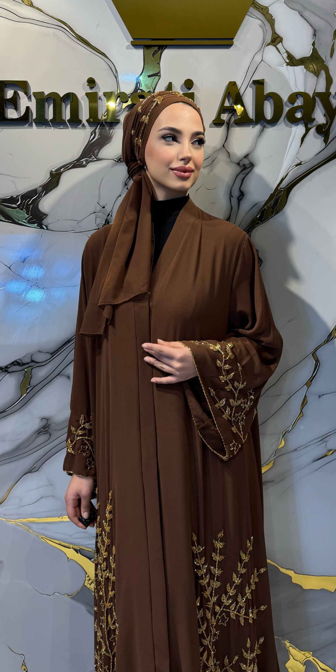 Swarovski Altın Taşlı El İşçiliği Dubai Tasarım Kahverengi Şifon Abaya | EF0014 GSBROWN
