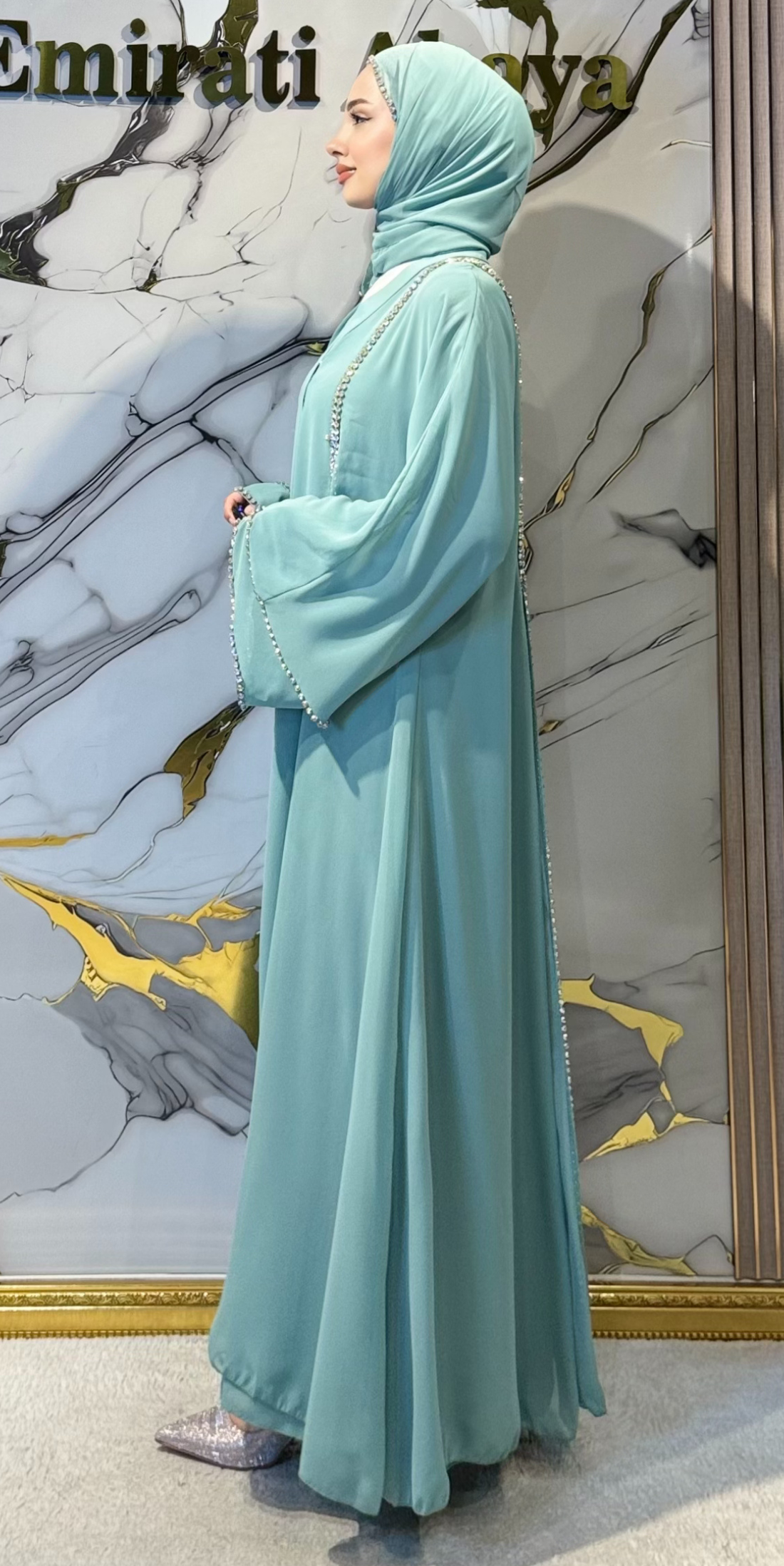 Önü Yırtmaçlı Beyaz Taşlı Şifon Fıstık Yeşil Abaya - Zarif Lüks Model TM06 C WS MINT