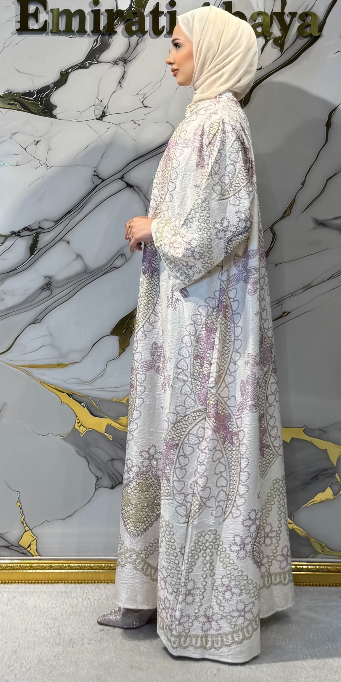 Pembe Çiçek Baskılı Krem Jakar Günlük Abaya | KSA06 Krem