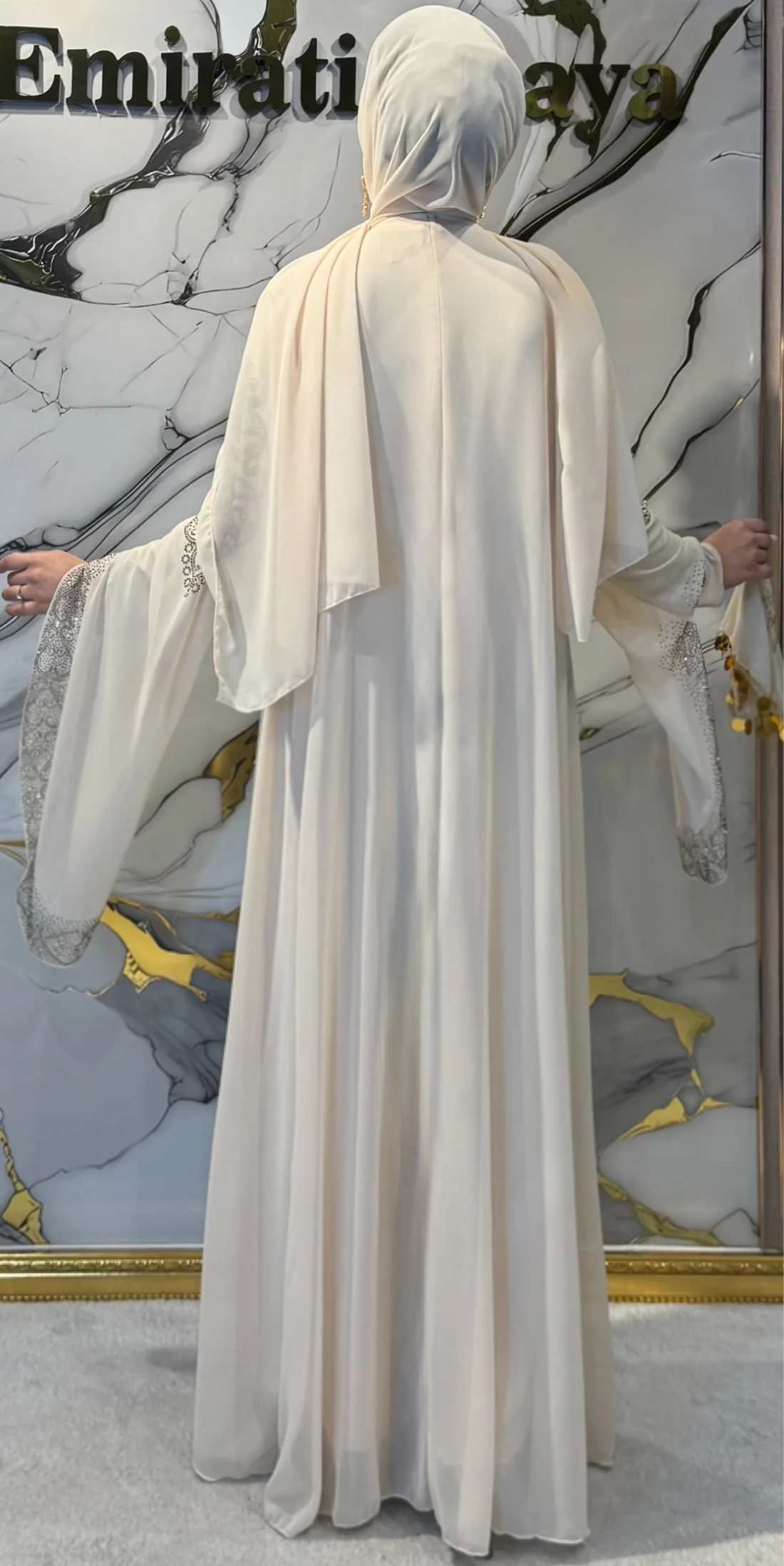 Starlit Noir Cream Traditional Set with Gold Stones | WS57 GSKREM