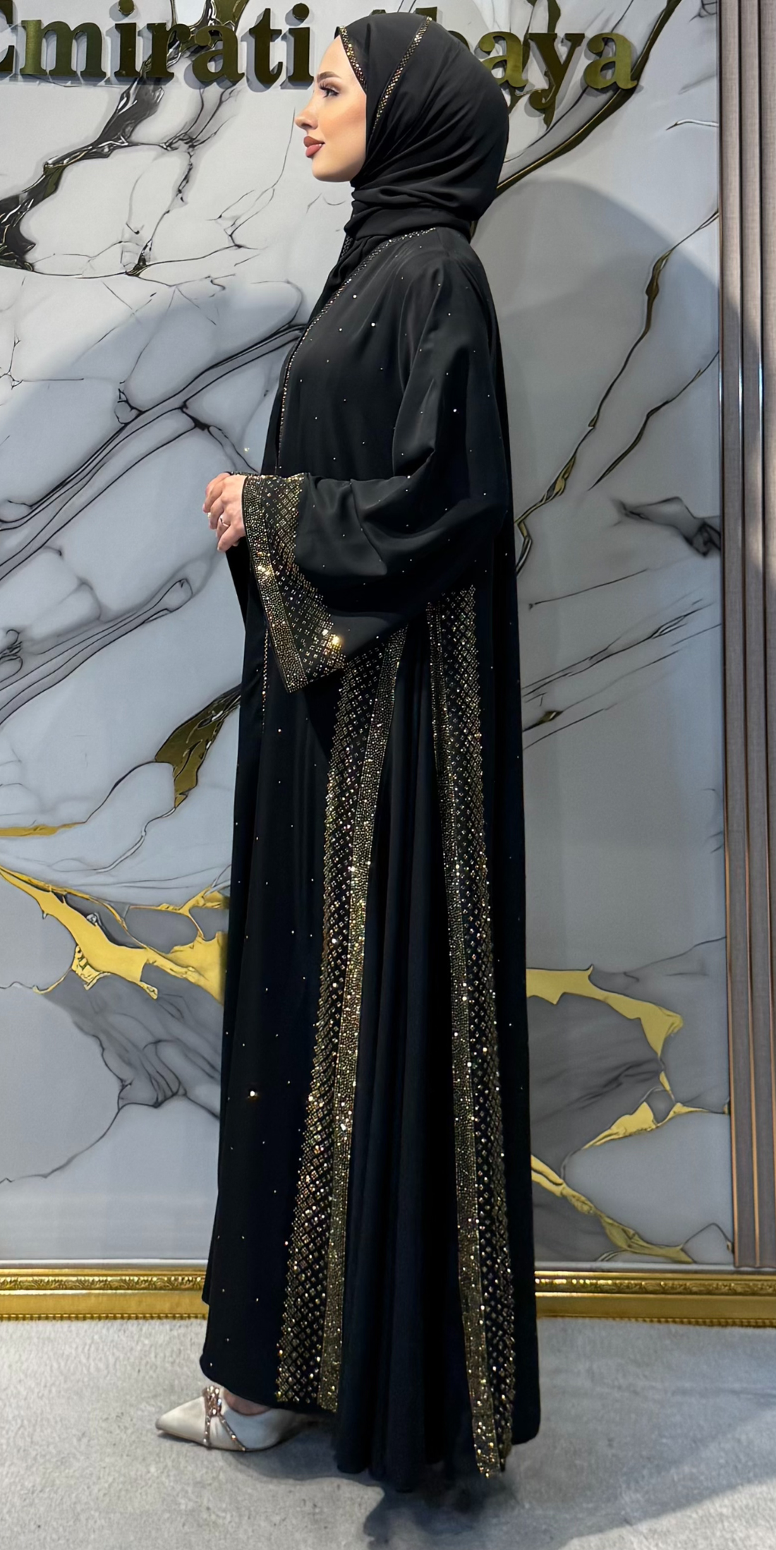 Gold Taşlı Yan Yırtmaçlı Önü Çıtçıtlı Siyah Dubai Abaya – Şallı Takım | LY26 GSB