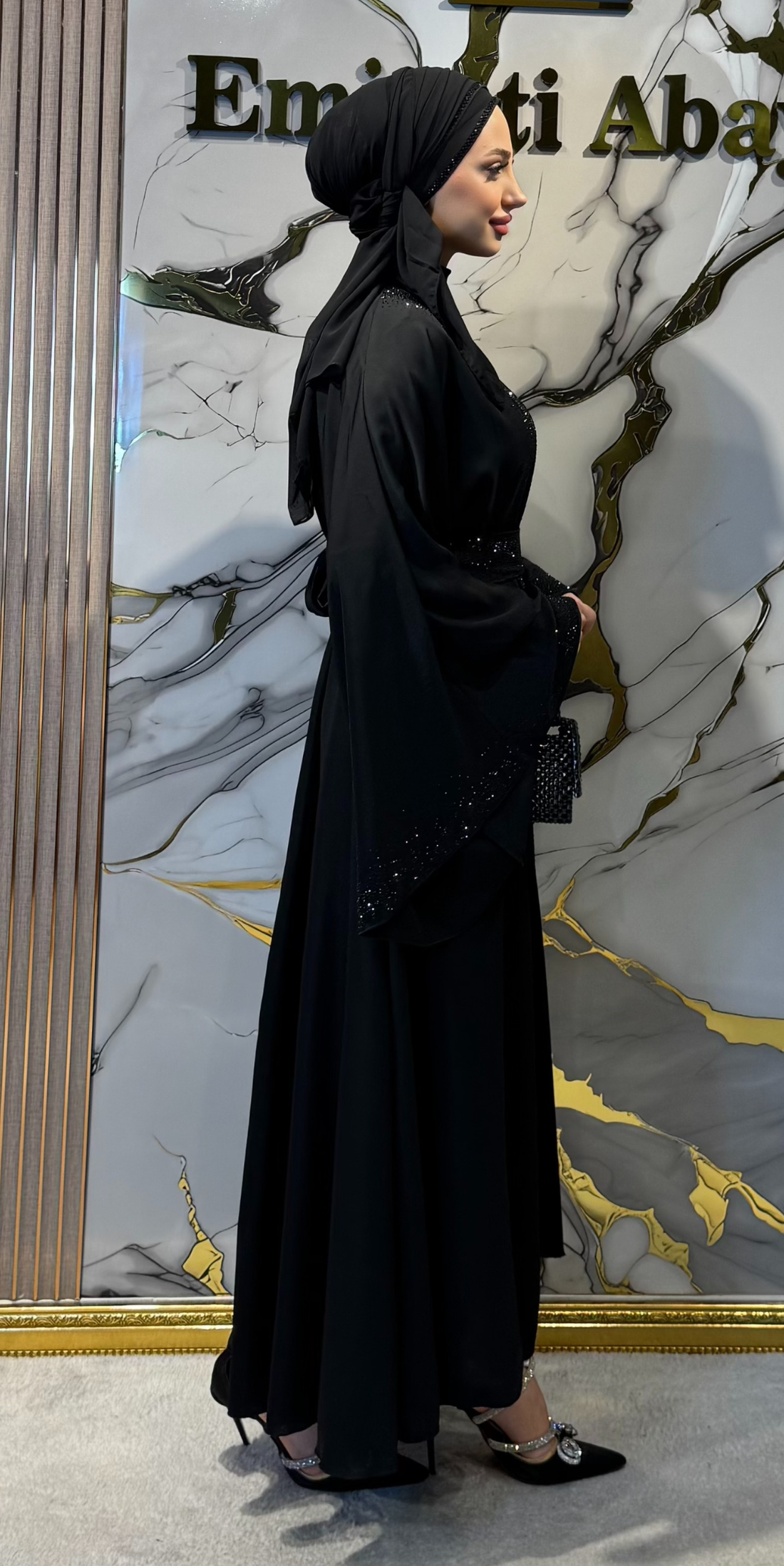 Önü Siyah Taşlı Işıltılı Şık Siyah Abaya - 4 Parça Set (Şal, Kemer ve İçlik Dahil) TM048 BS BLACK