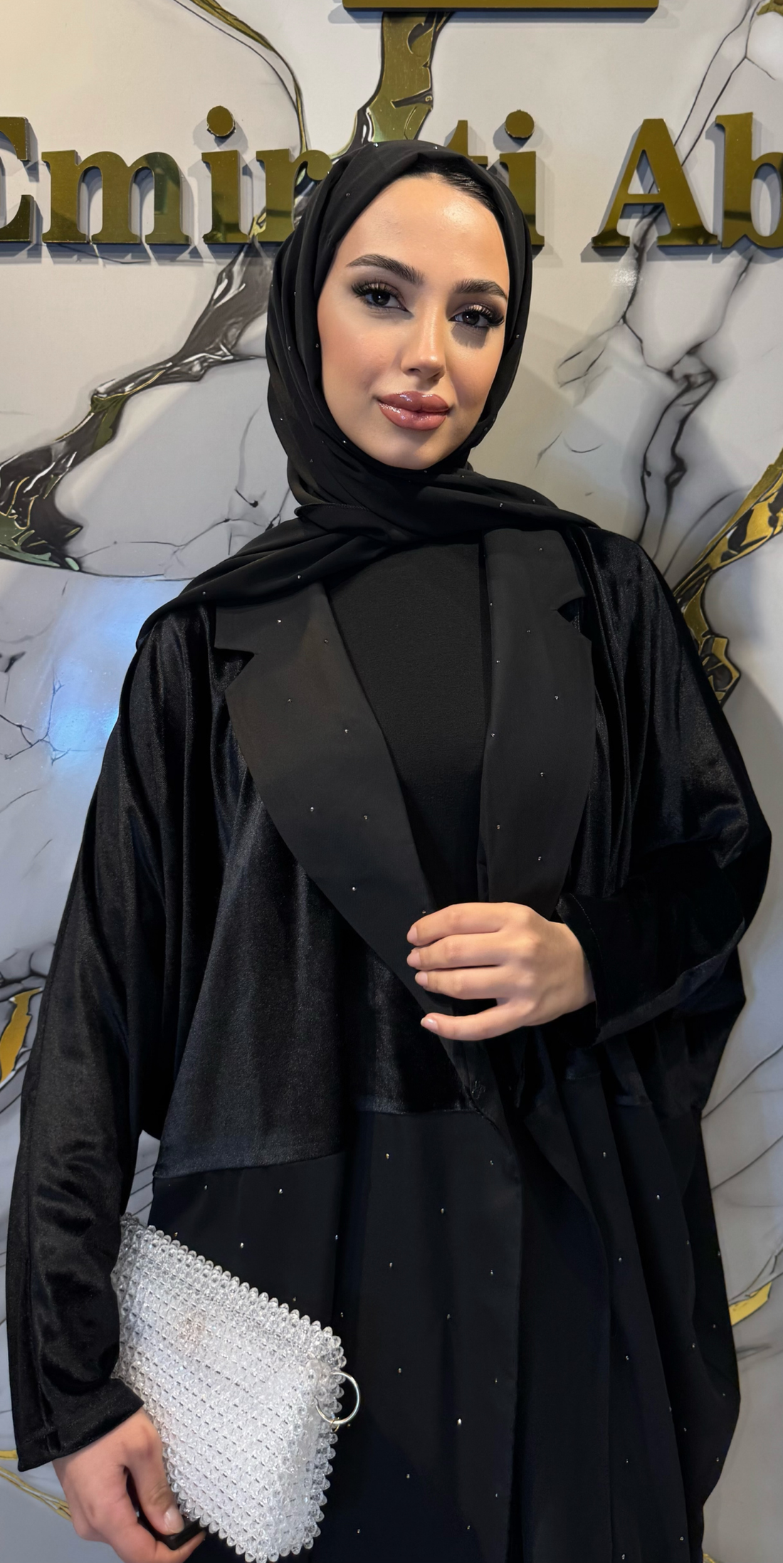 Hematit Taş İşlemeli Dubai Dokulu Kadife Abaya