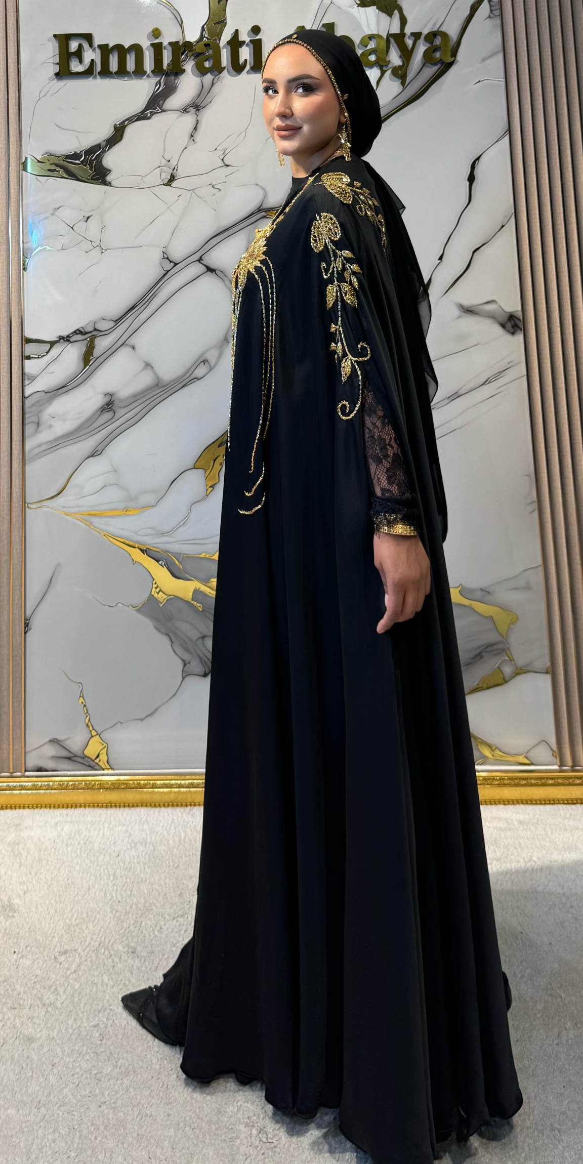 Siyah Dubai Kumaş El Yapımı Gold Taşlı Kelebek Model Kolsuz Abaya | EF0048 GSB