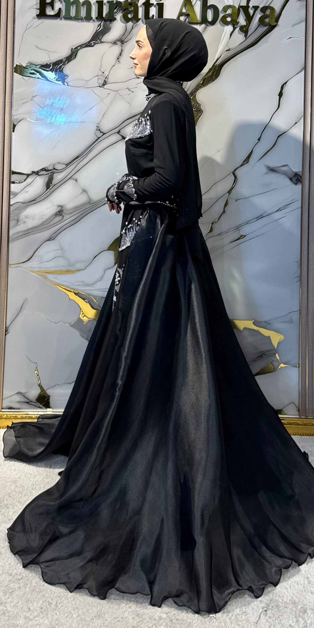 Beyaz Taş İşlemeli Siyah Şifon Düğün Abaya - Zarif Dantel Detaylı Model WS16