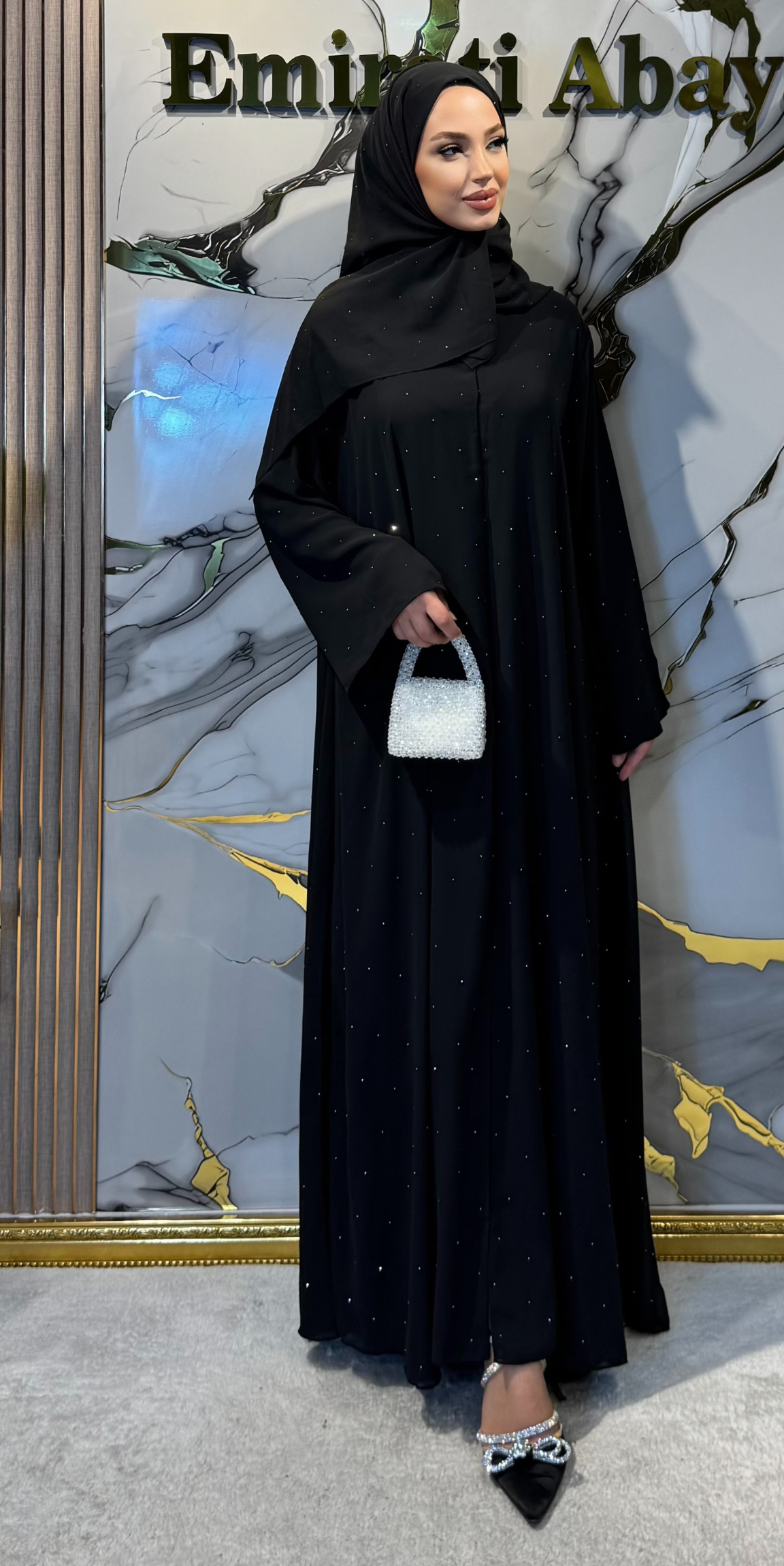 عباية شيفون سوداء فاخرة مرصعة بأحجار سواروفسكي