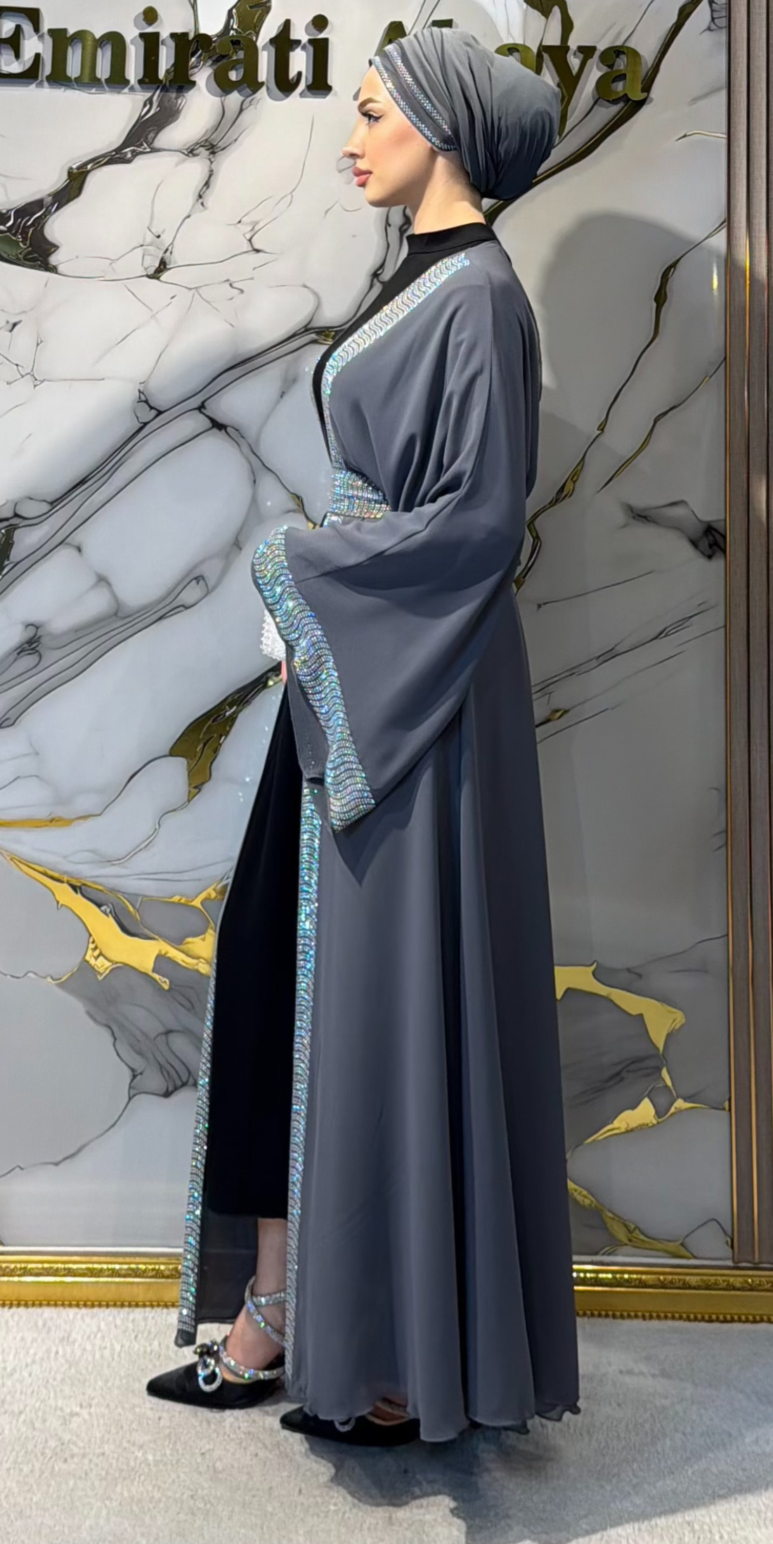 Önü Swarovski Taşlı Şık Gri Abaya - 3 Parça Set (Şal ve Kemer Dahil) TM47 JS GRI