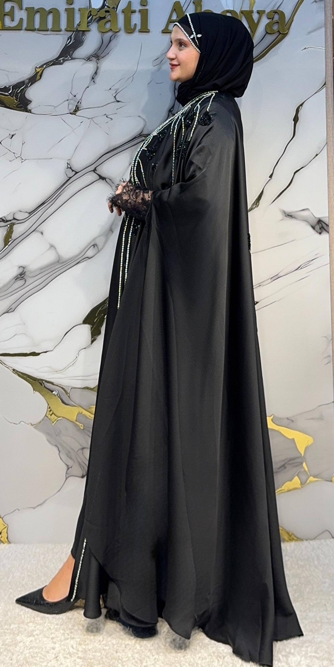 El İşlemeli Kelebek Kesim Siyah Saten Abaya | EF0061 WSB