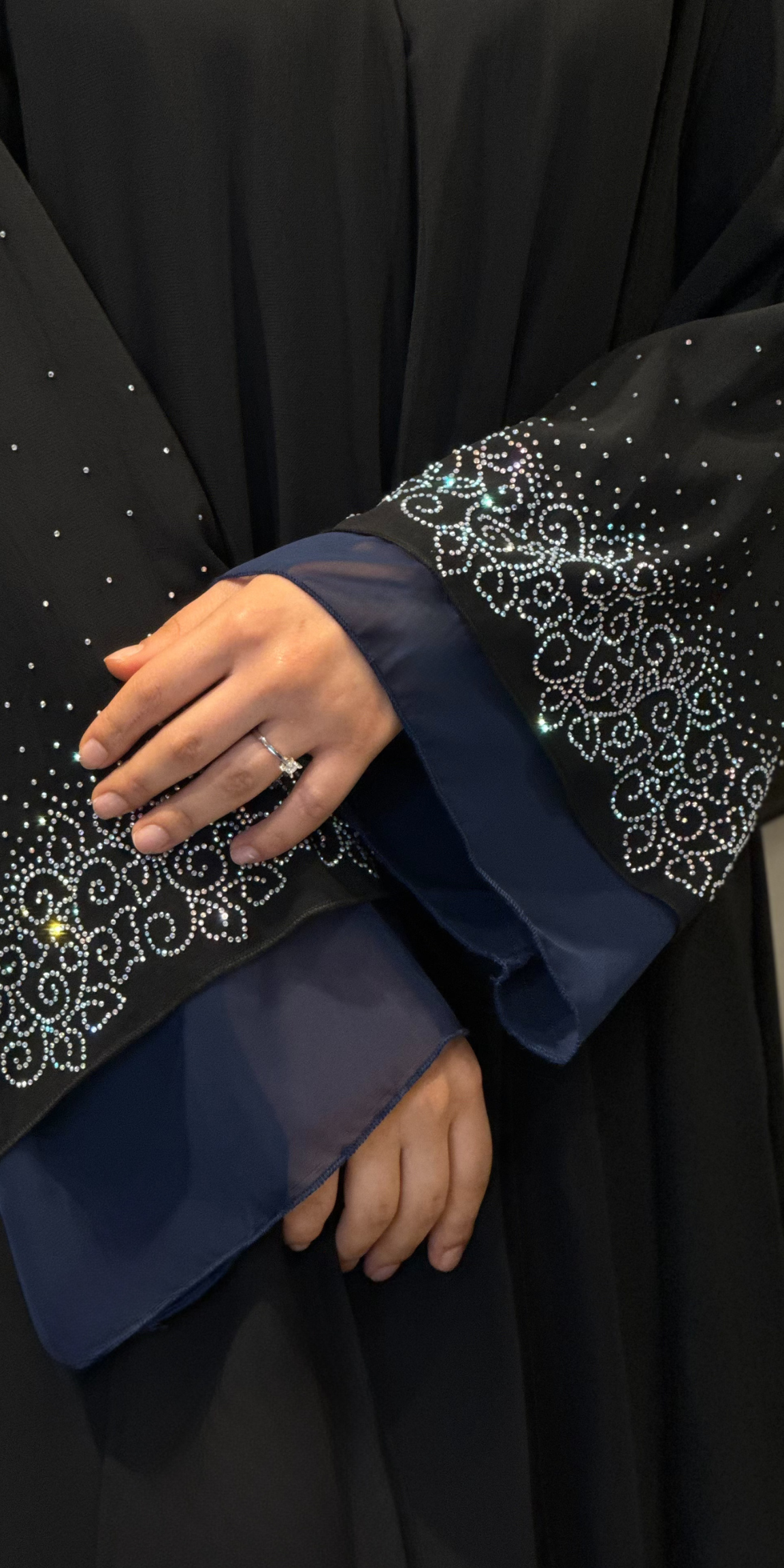 Lüks Janjan Taşlı Siyah & Lacivert İki Renkli Şifon Abaya Önden Düğmeli | LY07 JSB