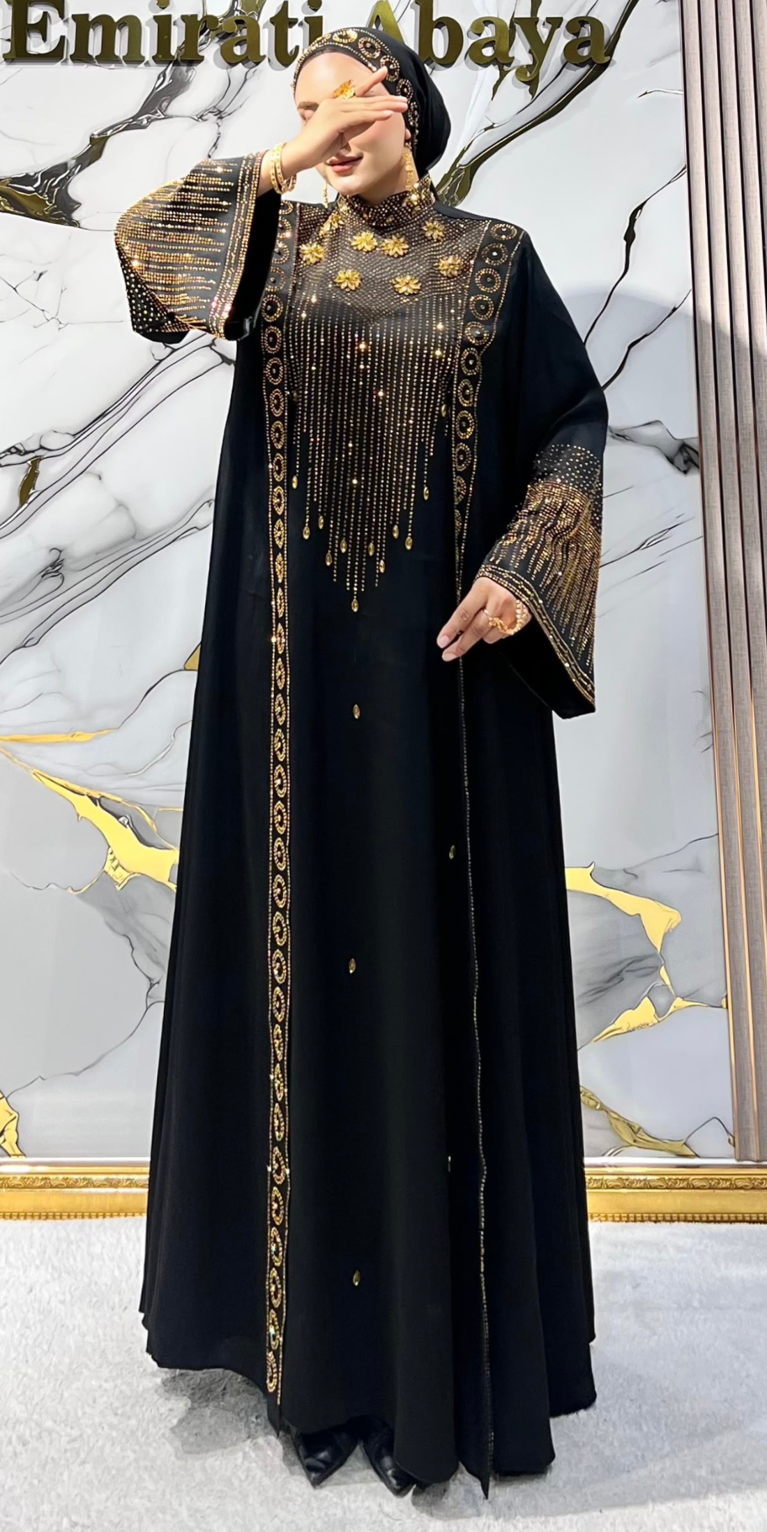 Siyah Dubai Kumaş Ön ve Kollarda Gold Taşlı El Yapımı Abaya | EF0043 GSB