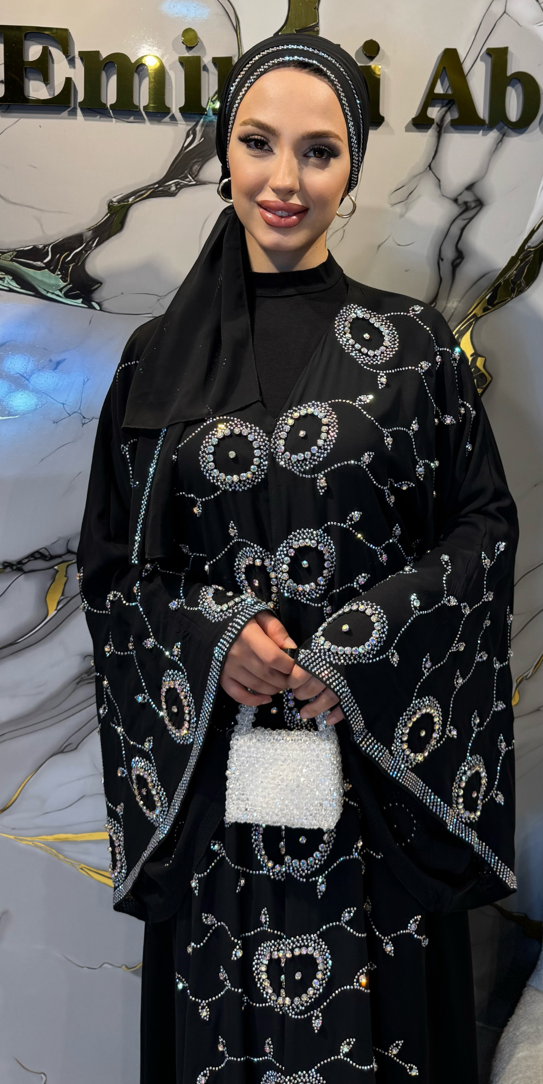 Önü JanJan Taşlarla Süslenmiş Siyah Şifon Abaya