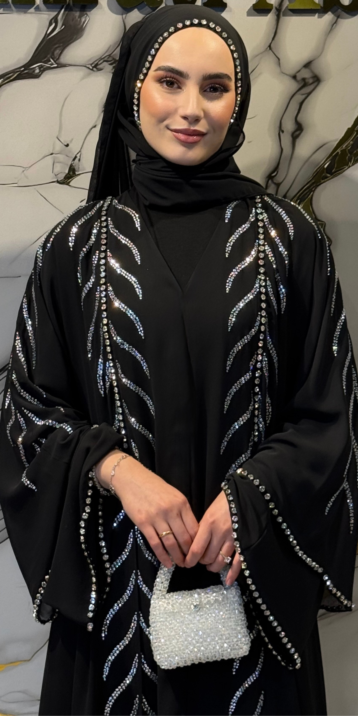 Beyaz Taşlı Yaprak Desenli Siyah Şifon Abaya | LY41 WSSB