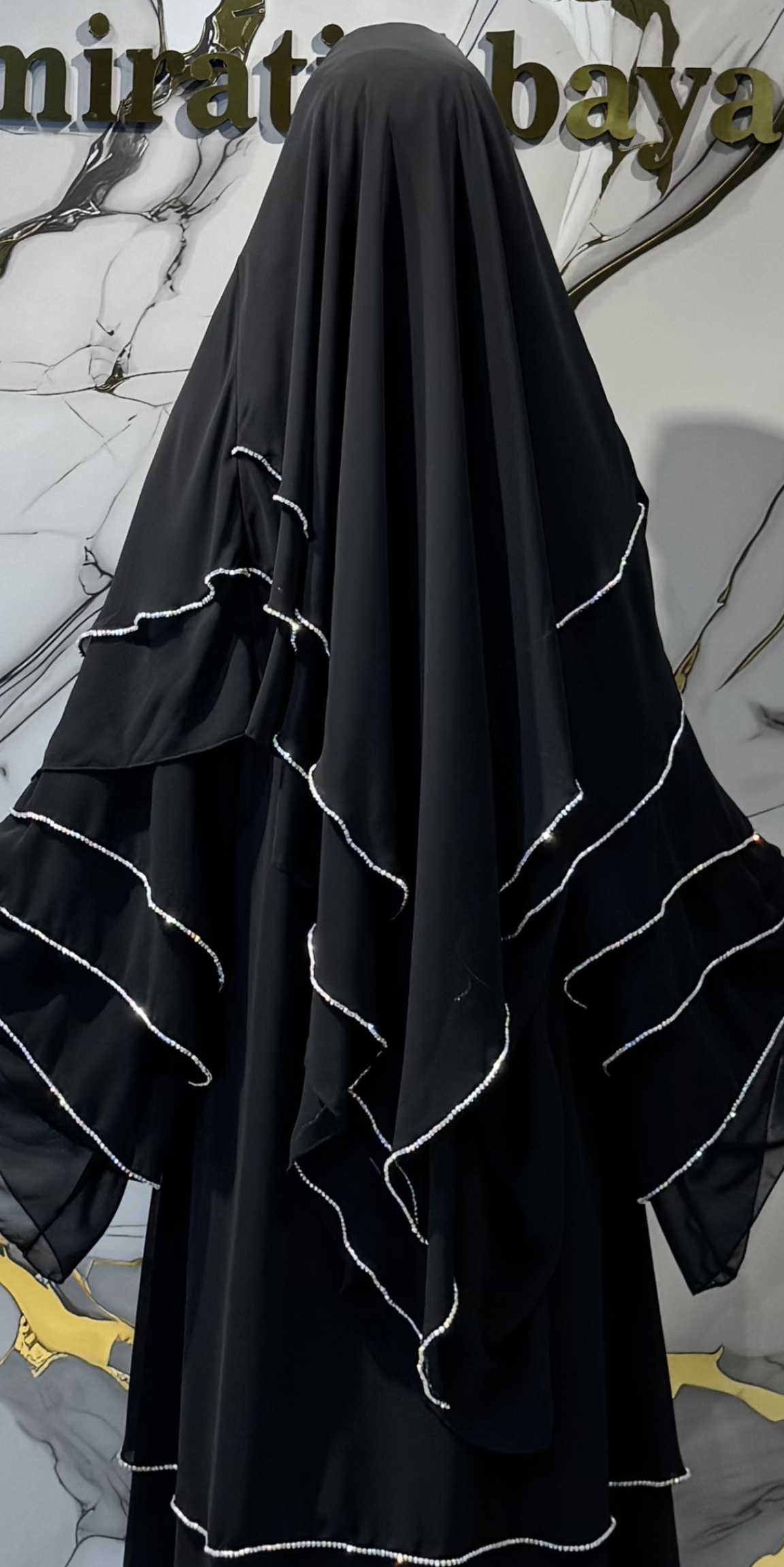 دبي الأسود د