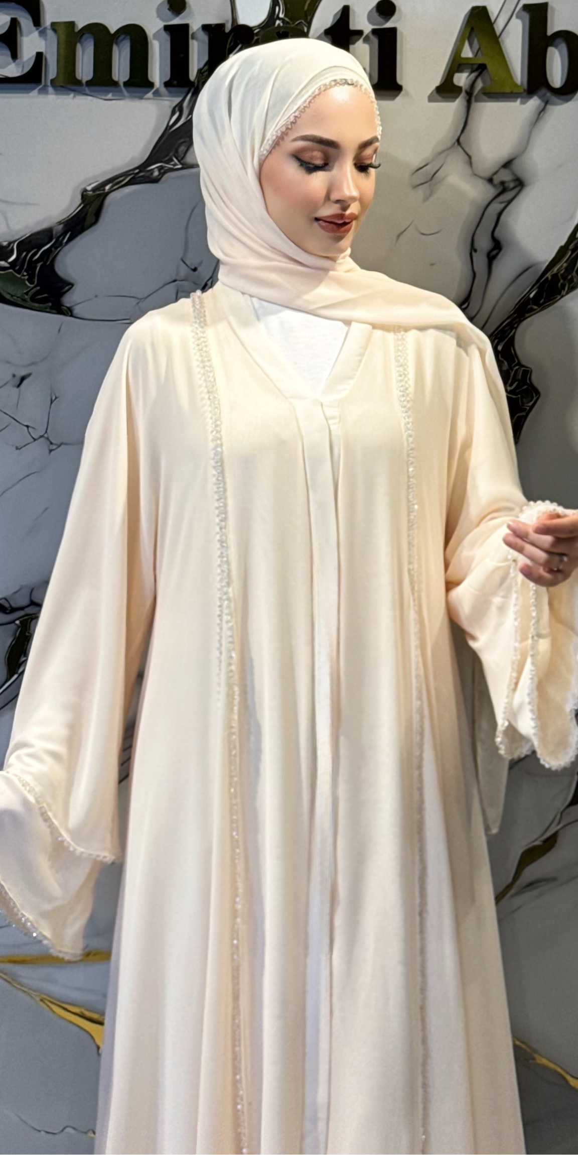 Önü Yırtmaçlı Beyaz Boncuklu Krem Abaya TM06 HM Cream