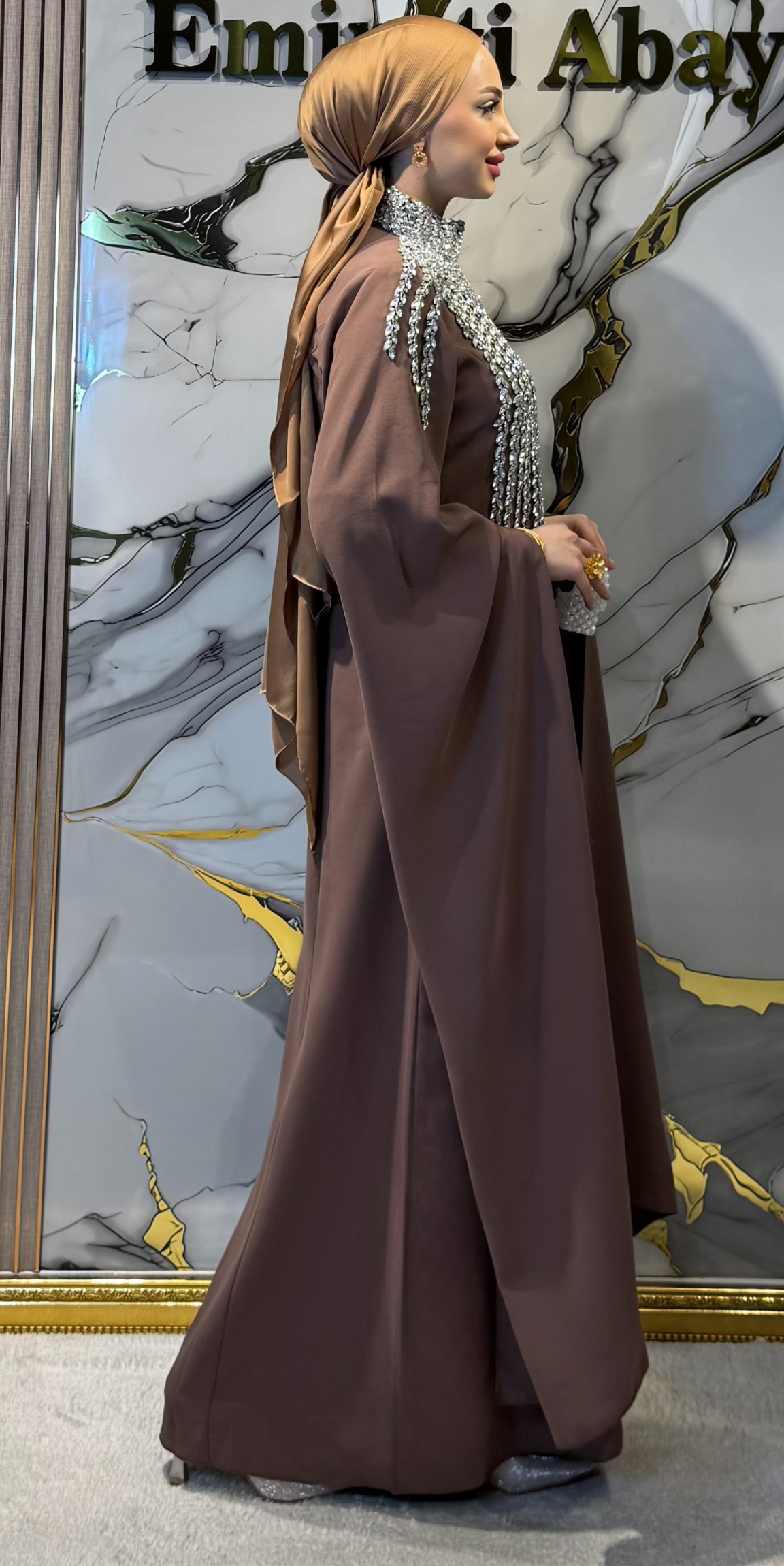 Vizon KREP Kumaş Beyaz El İşçiliği Taşlı Kolları Pelerin Abaya EF0019 WSDV